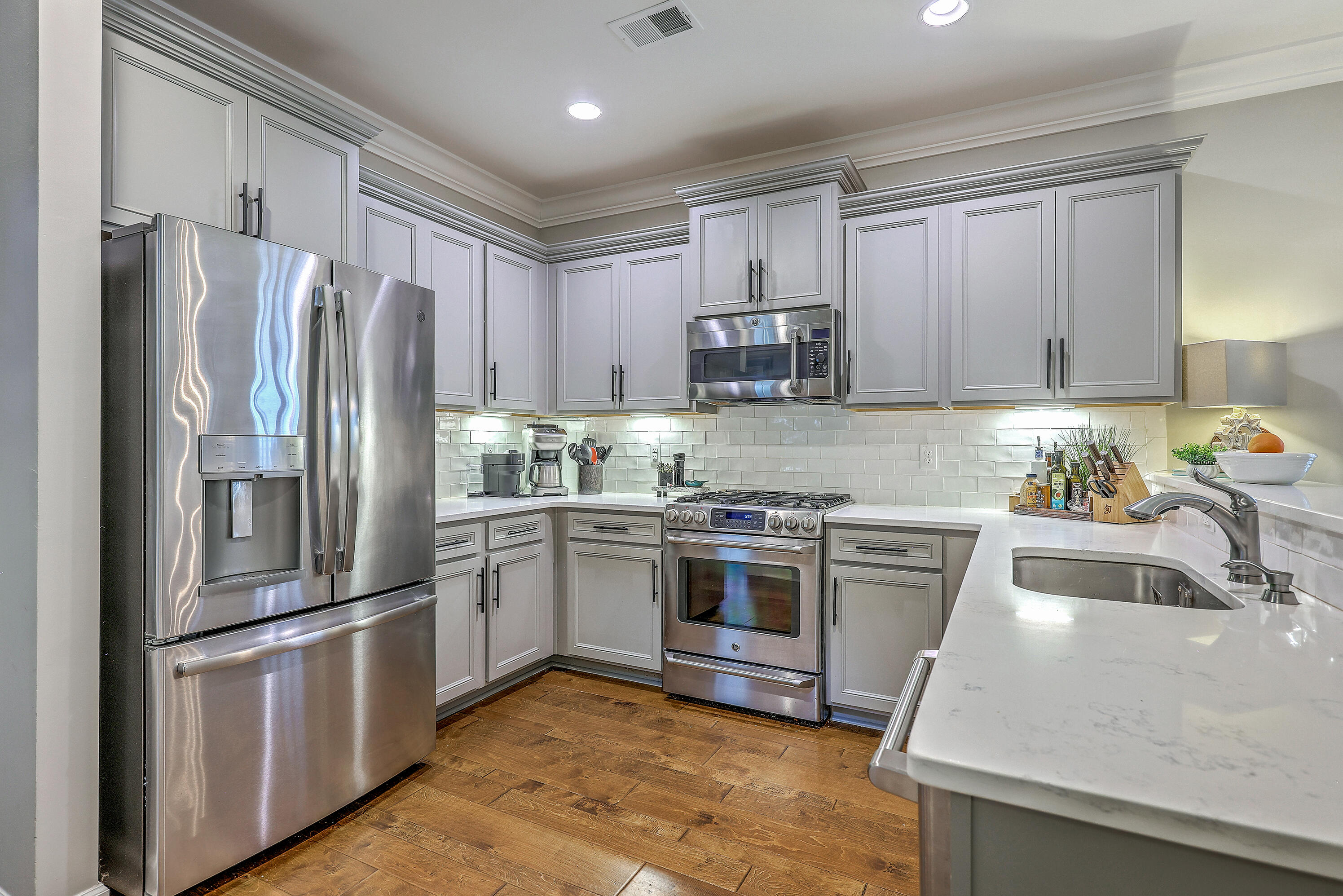 Charleston, South Carolina, 29414, United States, 4 Bedrooms Bedrooms, ,4 BathroomsBathrooms,Residential,For Sale,1895011