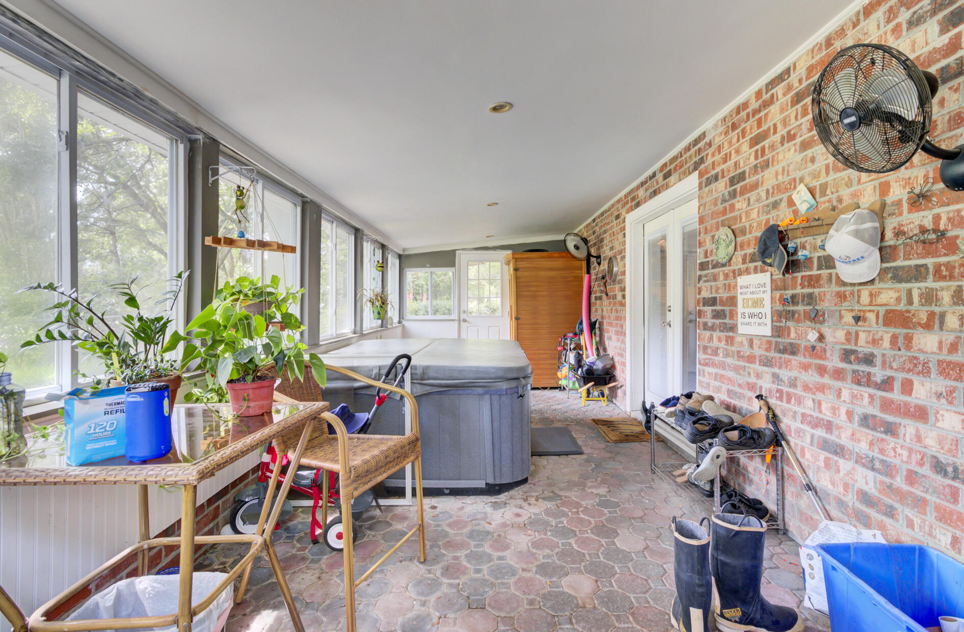 Charleston, South Carolina, 29407, United States, 4 Bedrooms Bedrooms, ,2 BathroomsBathrooms,Residential,For Sale,1950272