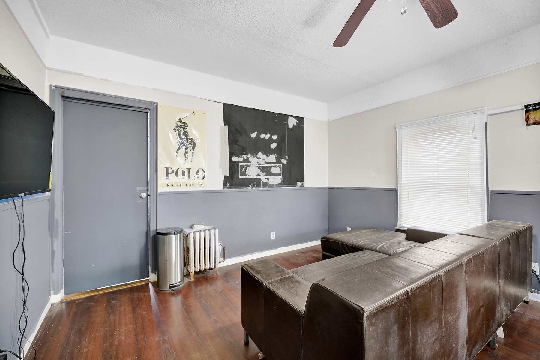 Brooklyn, New York, 11235, United States, 6 Bedrooms Bedrooms, ,3 BathroomsBathrooms,Residential,For Sale,1830542
