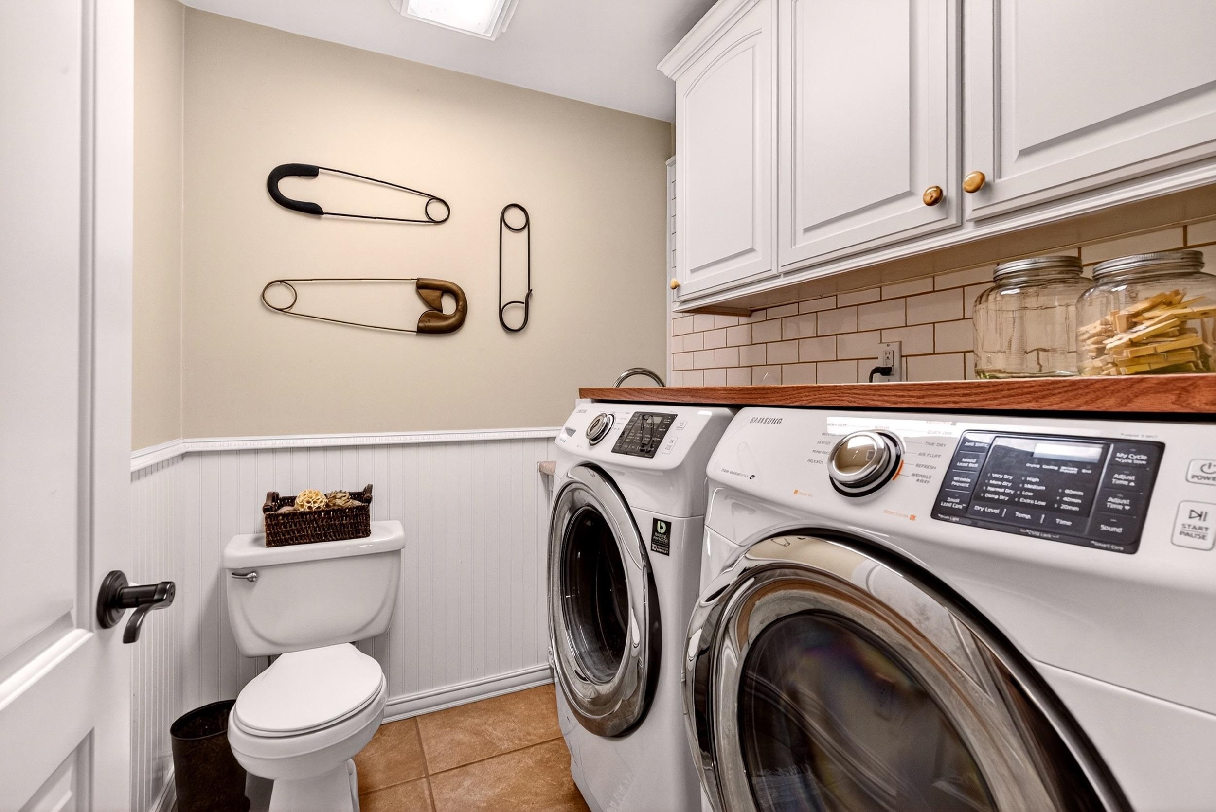 Neenah, Wisconsin, 54956, United States, 4 Bedrooms Bedrooms, ,4 BathroomsBathrooms,Residential,For Sale,1996384