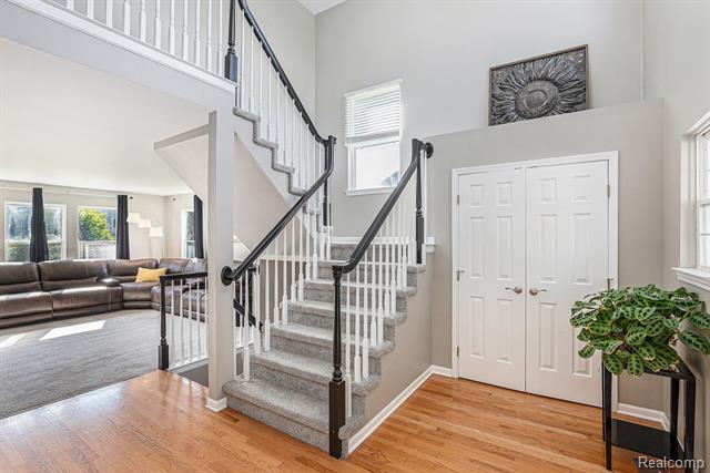 Wixom, Michigan, 48393, United States, 5 Bedrooms Bedrooms, ,4 BathroomsBathrooms,Residential,For Sale,1930783