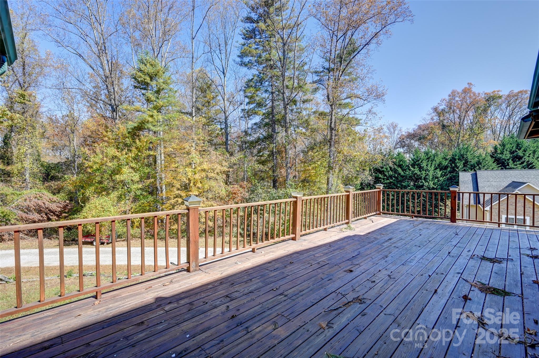 Hendersonville, North Carolina, 28792, United States, 3 Bedrooms Bedrooms, ,3 BathroomsBathrooms,Residential,For Sale,1958390