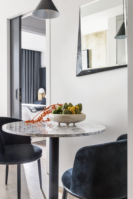 Boston, Massachusetts, 02116, United States, 1 Bedroom Bedrooms, ,1 BathroomBathrooms,Residential,For Sale,2002217