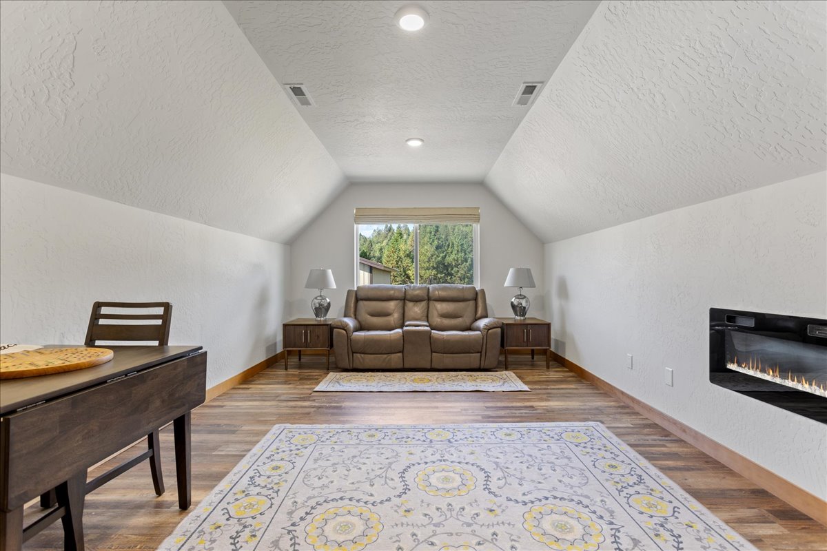 Sagle, Idaho, 83860, United States, 4 Bedrooms Bedrooms, ,3 BathroomsBathrooms,Residential,For Sale,1824083