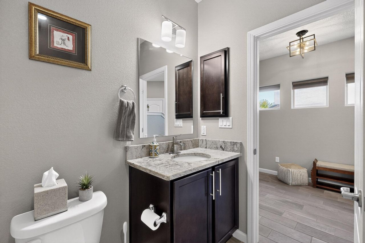 Rio Rancho, New Mexico, 87124, United States, 5 Bedrooms Bedrooms, ,3 BathroomsBathrooms,Residential,For Sale,1991836