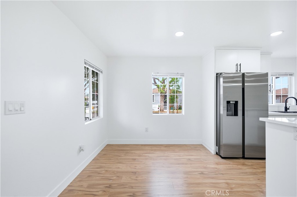 Bell, California, 90201, United States, 2 Bedrooms Bedrooms, ,1 BathroomBathrooms,Residential,For Sale,2048327