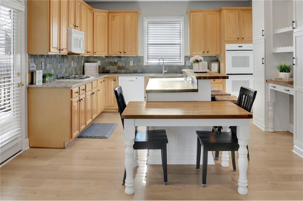 Marietta, Georgia, 30066, United States, 4 Bedrooms Bedrooms, ,3 BathroomsBathrooms,Residential,For Sale,2003100