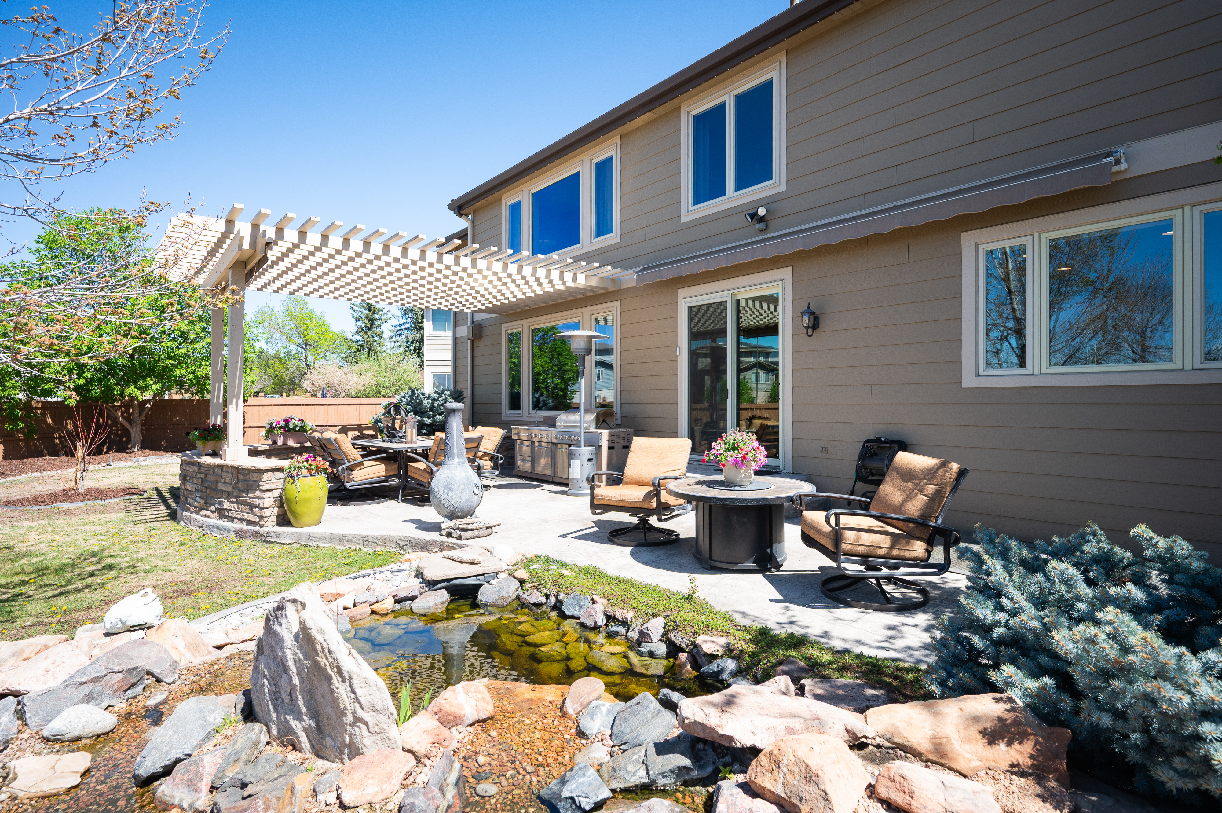  Luxury And Elegance Greet You At Every Turn In This Beautiful Home - 物件實景