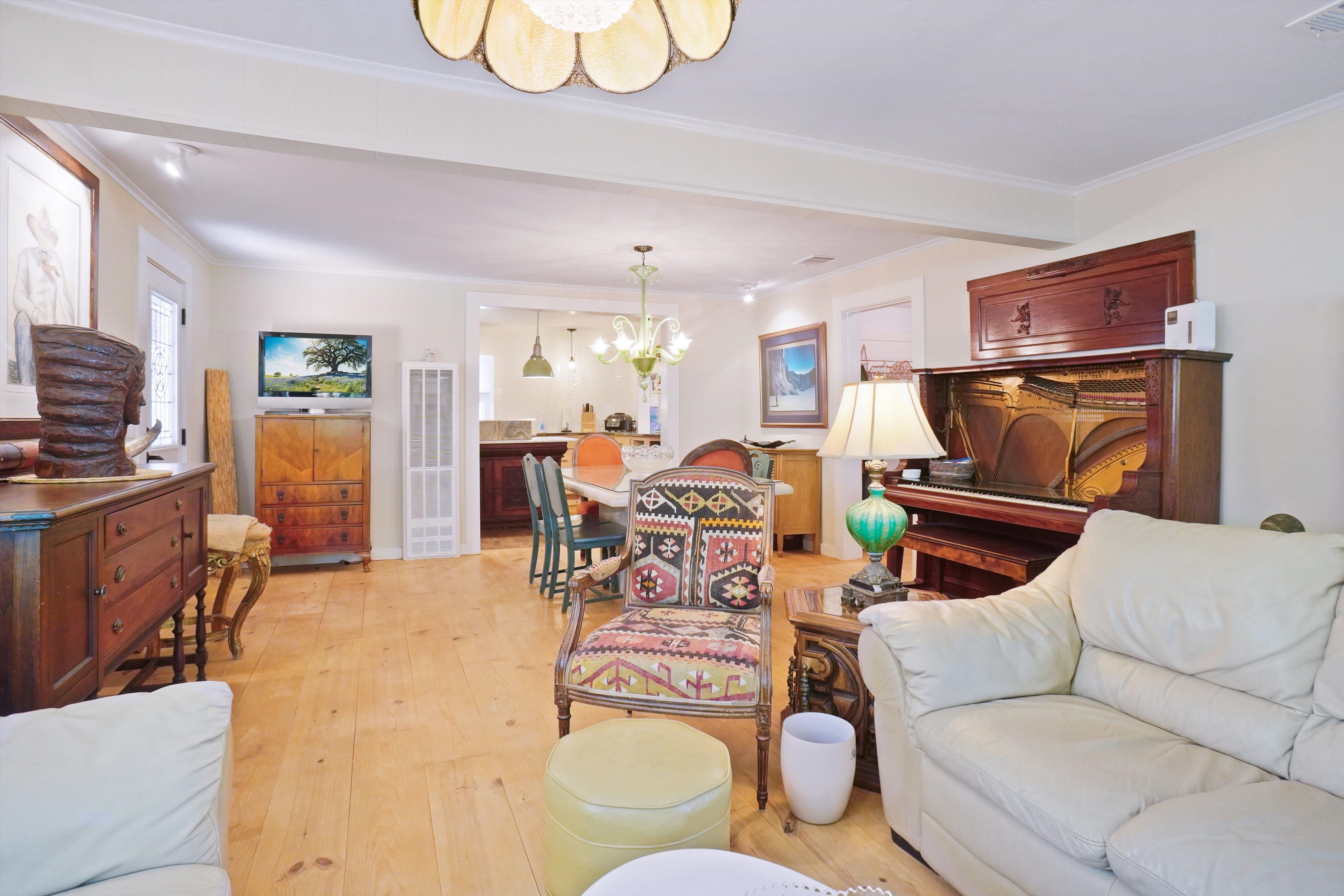 Lake Bridgeport, Texas, 76426, United States, 3 Bedrooms Bedrooms, ,3 BathroomsBathrooms,Residential,For Sale,1989947