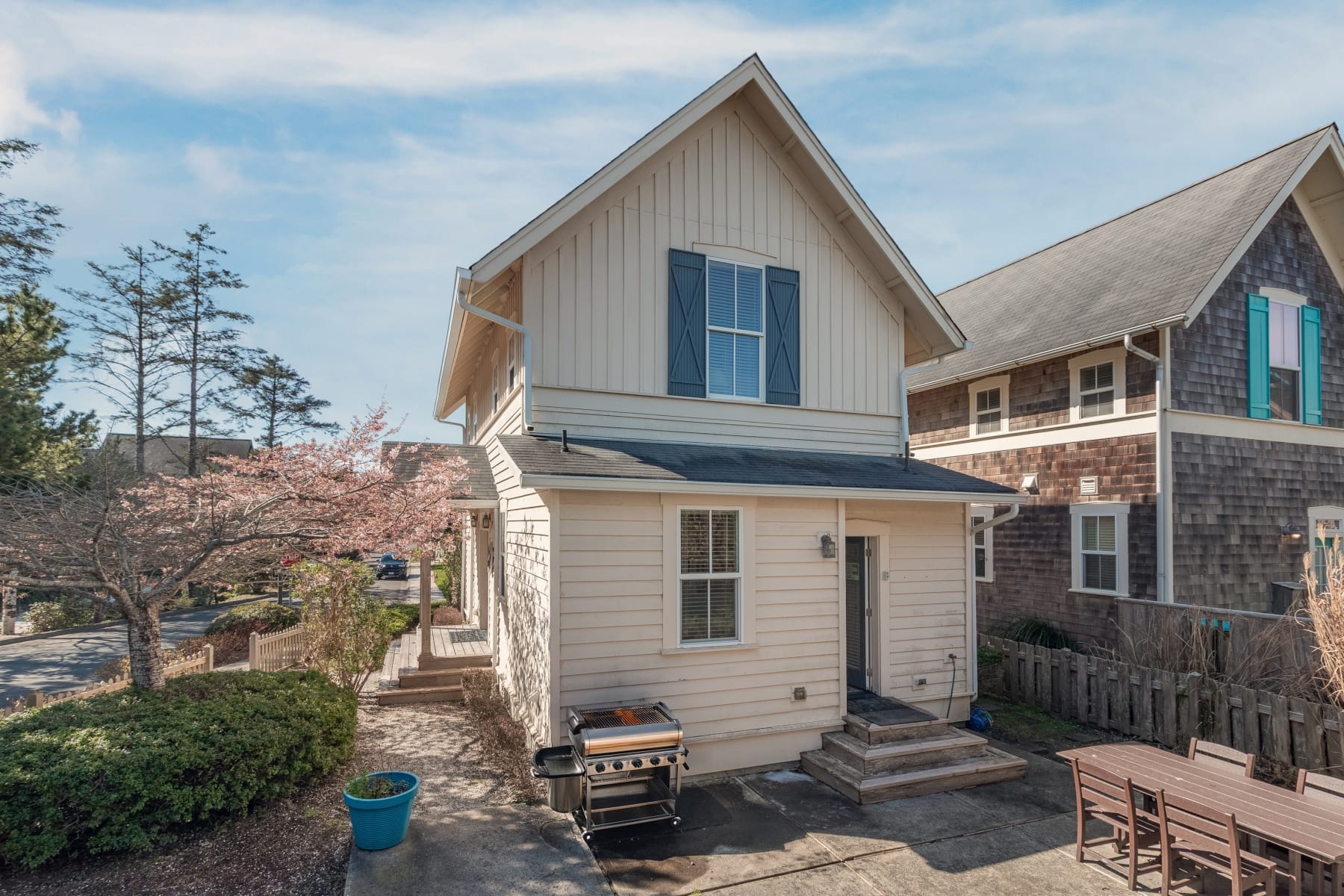  617 SW 27TH WAY Lincoln City, OR 97367 - 物件實景