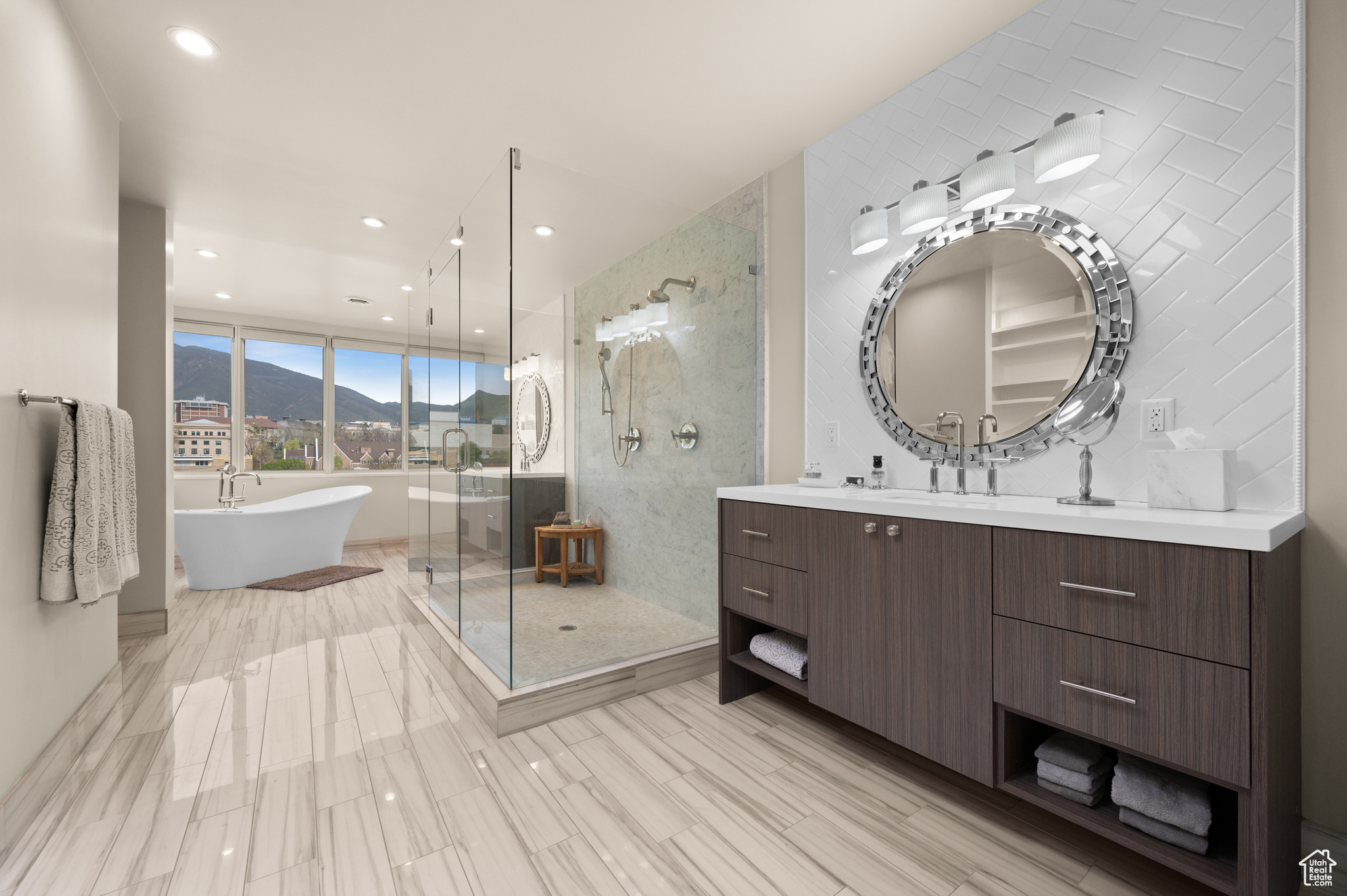 Salt Lake City, Utah, 84102, United States, 3 Bedrooms Bedrooms, ,3 BathroomsBathrooms,Residential,For Sale,1795279