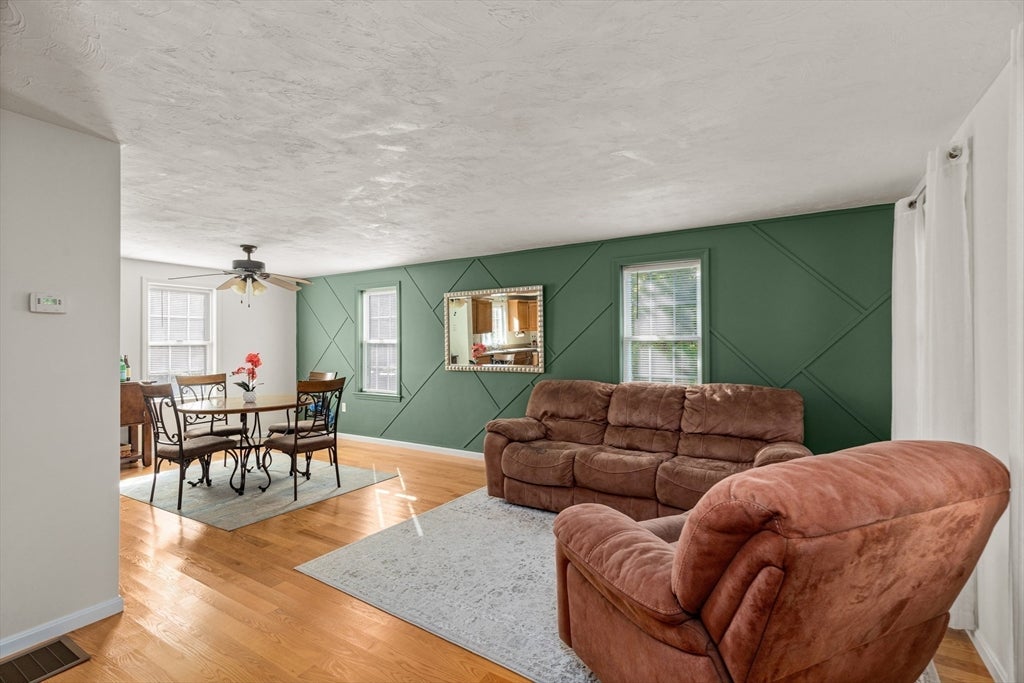 Carver, Massachusetts, 02330, United States, 2 Bedrooms Bedrooms, ,2 BathroomsBathrooms,Residential,For Sale,1983292