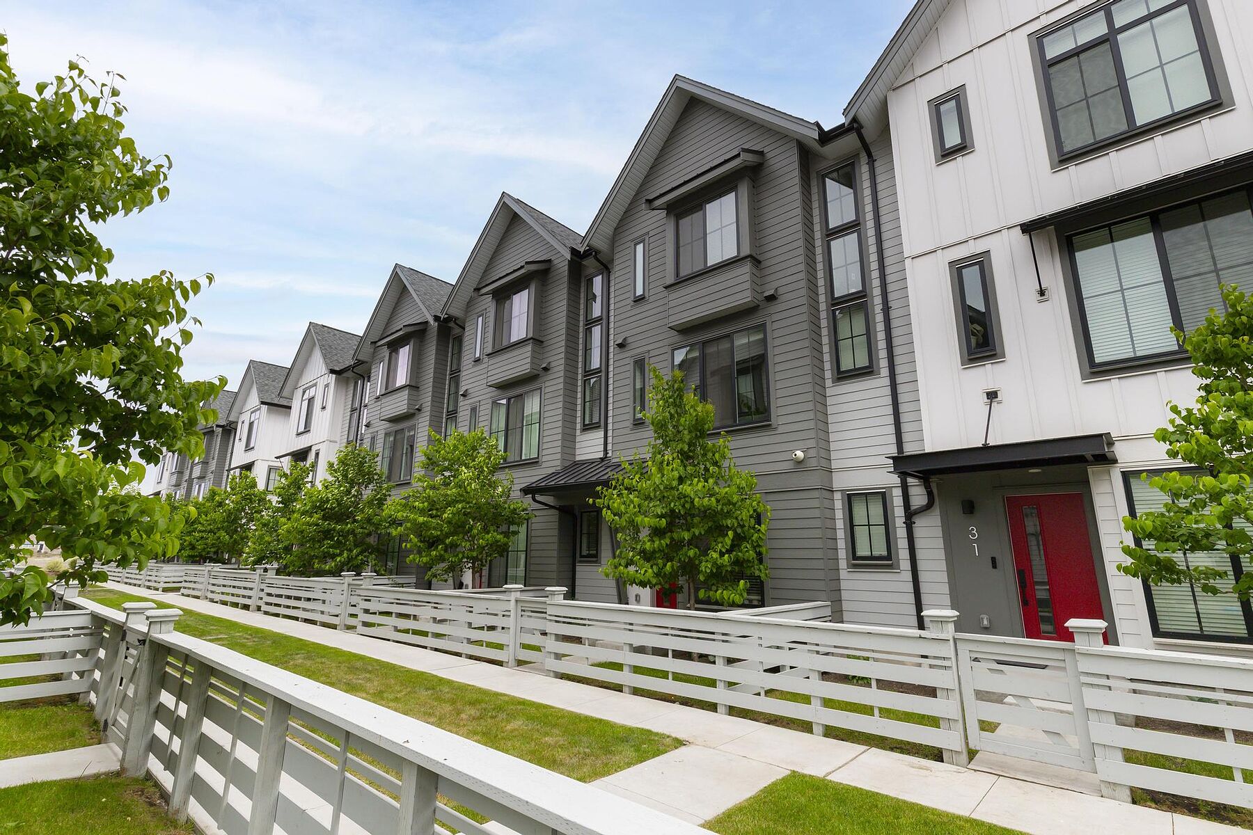  Modern Elegance in Glenmore - 物件實景