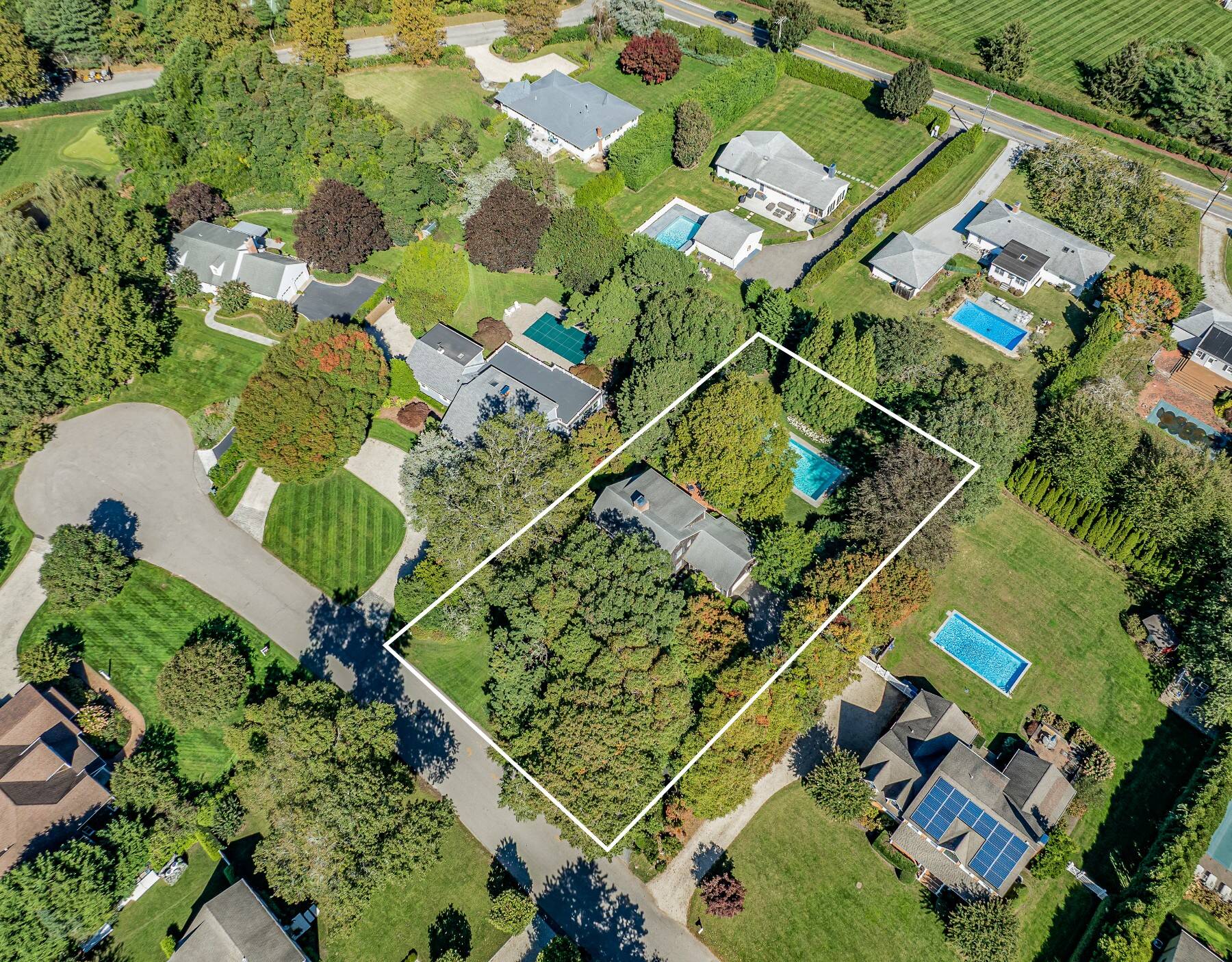  Southampton 4 Bedroom Traditional - Beautifully Landsacaped - 物件實景