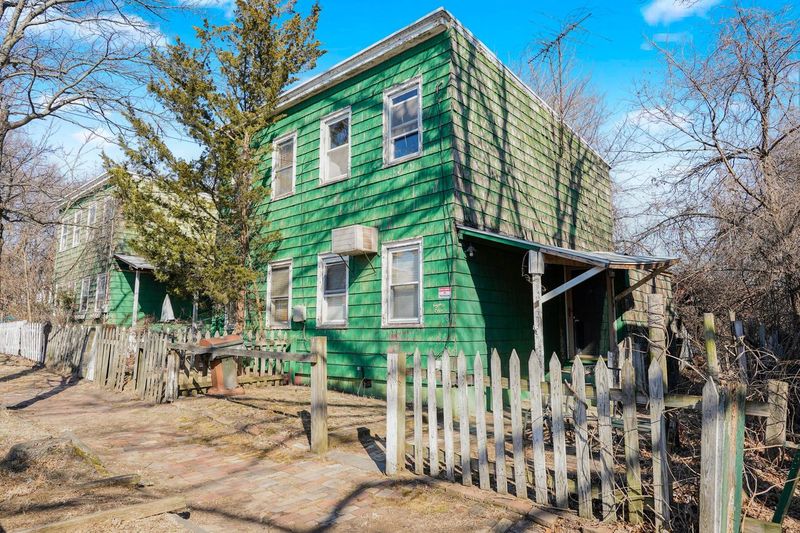 Staten Island, New York, 10309, United States, 2 Bedrooms Bedrooms, ,1 BathroomBathrooms,Residential,For Sale,2001555