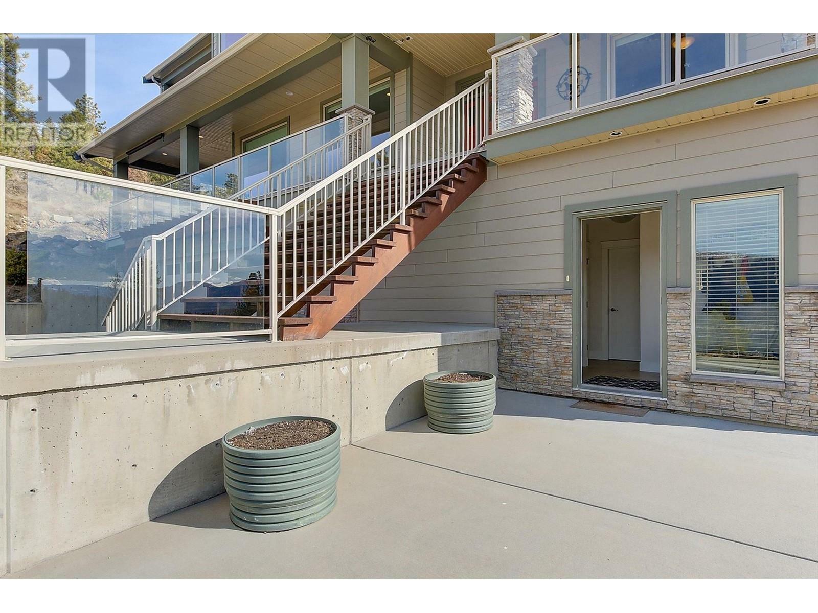 KELOWNA, British Columbia, V1V 2R1, CA, 4 Bedrooms Bedrooms, ,3 BathroomsBathrooms,Residential,For Sale,1839022