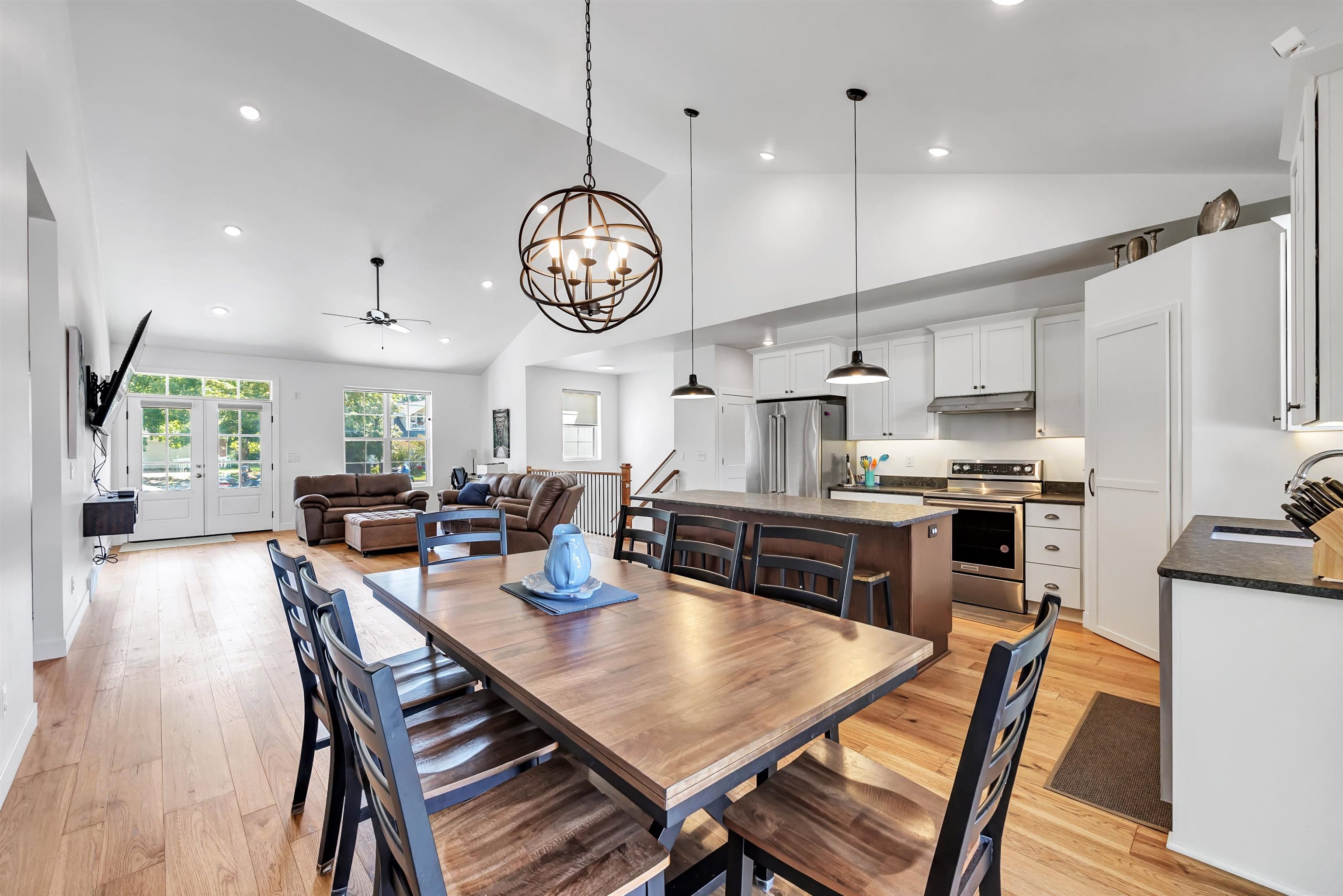 DE PERE, Wisconsin, 54115, United States, 4 Bedrooms Bedrooms, ,4 BathroomsBathrooms,Residential,For Sale,1948922