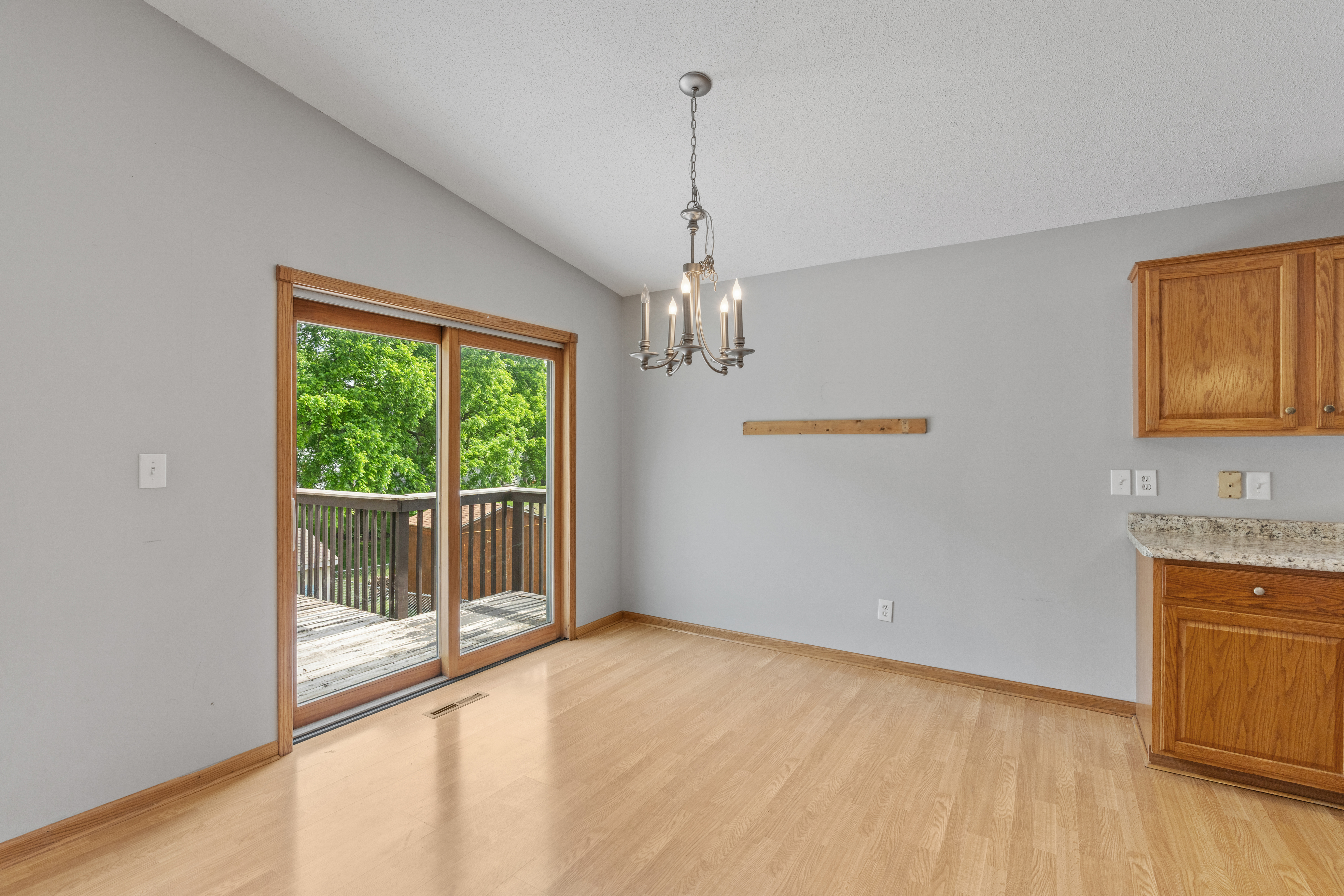  Thoughtfully Maintained Living with Modern Style and Ease - 物件實景