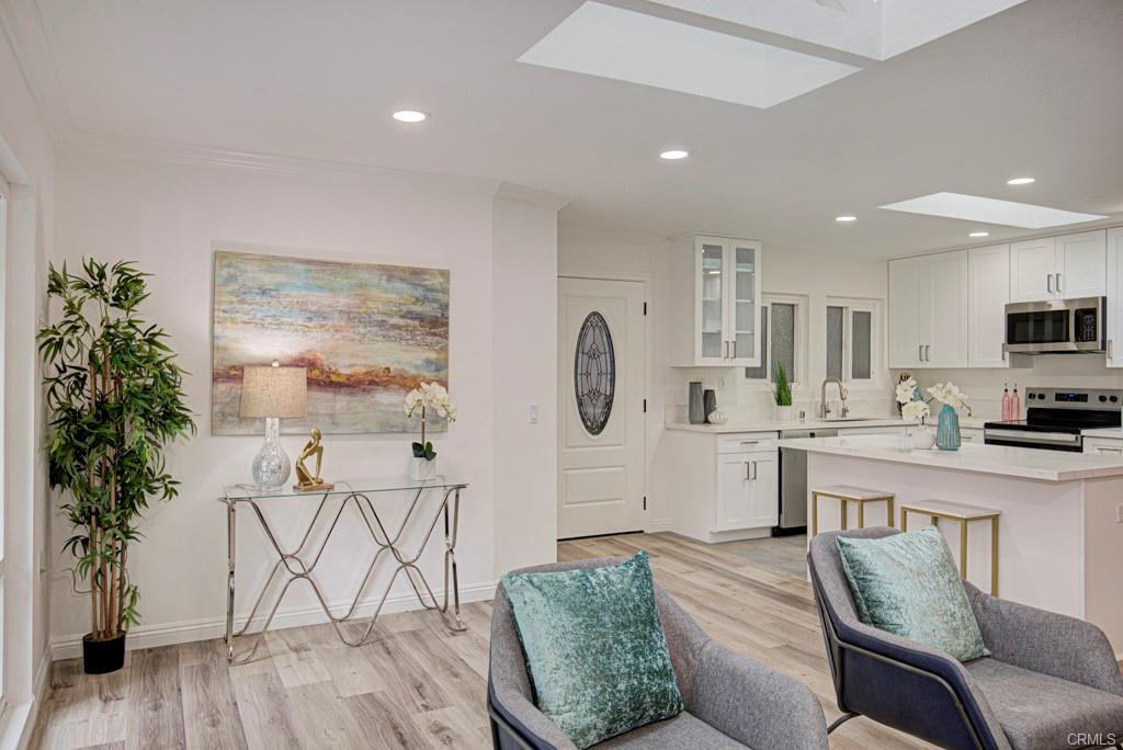 Laguna Woods, California, 92637, United States, 2 Bedrooms Bedrooms, ,1 BathroomBathrooms,Residential,For Sale,1999201