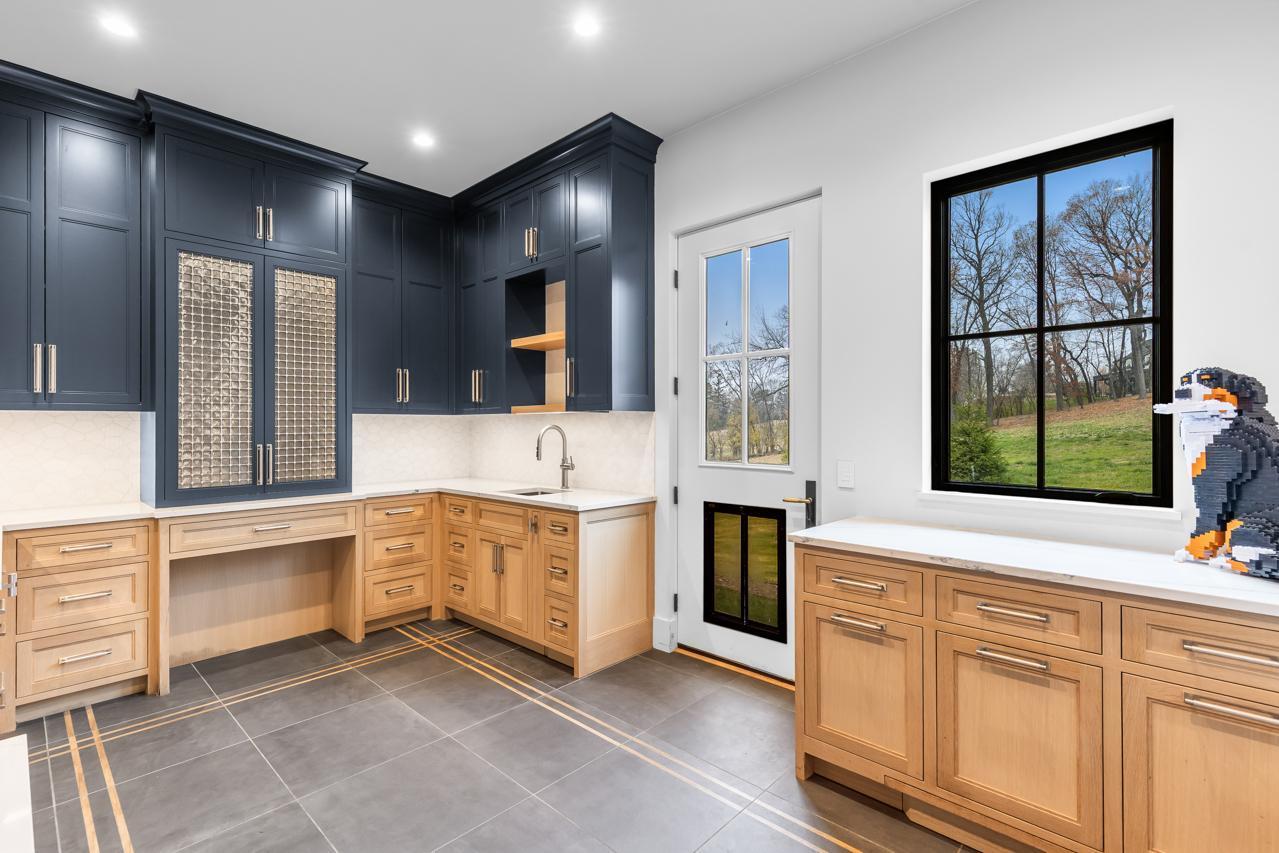 Orono, Minnesota, 55391, United States, 6 Bedrooms Bedrooms, ,3 BathroomsBathrooms,Residential,For Sale,2000639