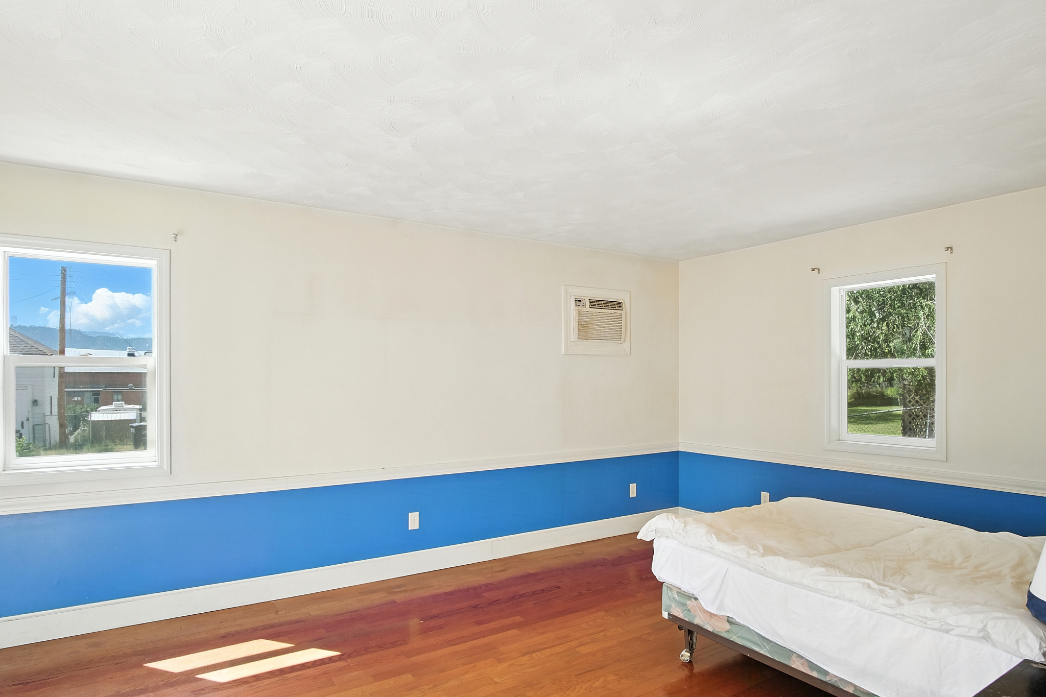 Hot Springs, South Dakota, 57747, United States, 5 Bedrooms Bedrooms, ,4 BathroomsBathrooms,Residential,For Sale,1983319