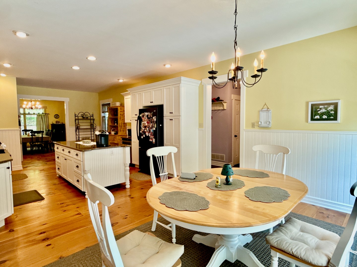 Hawley, Pennsylvania, 18428, United States, 3 Bedrooms Bedrooms, ,4 BathroomsBathrooms,Residential,For Sale,1846687