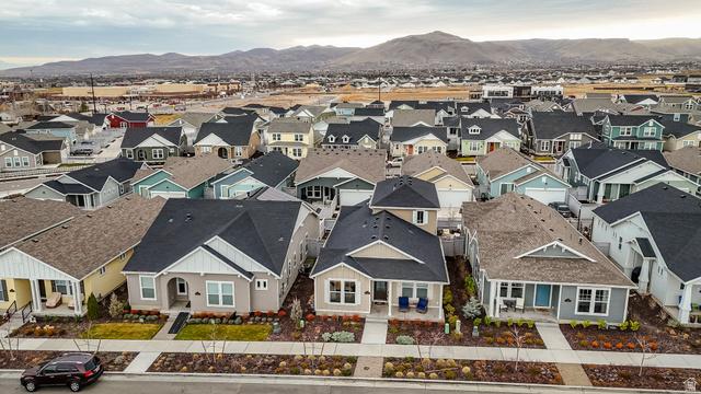 South Jordan, Utah, 84009, United States, 3 Bedrooms Bedrooms, ,3 BathroomsBathrooms,Residential,For Sale,2005216