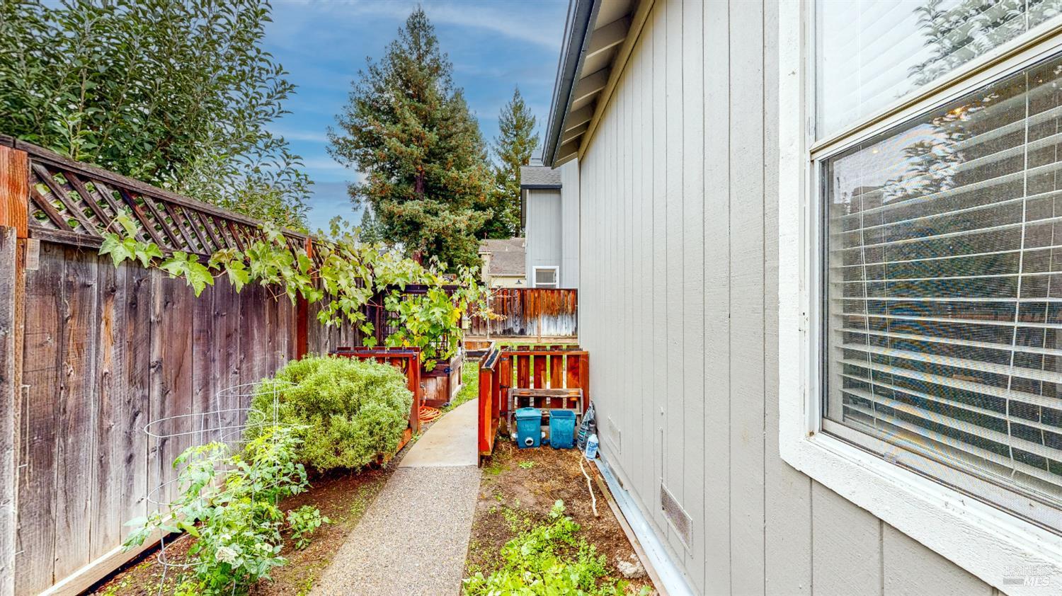 Santa Rosa, California, 95403, United States, 3 Bedrooms Bedrooms, ,3 BathroomsBathrooms,Residential,For Sale,1979353