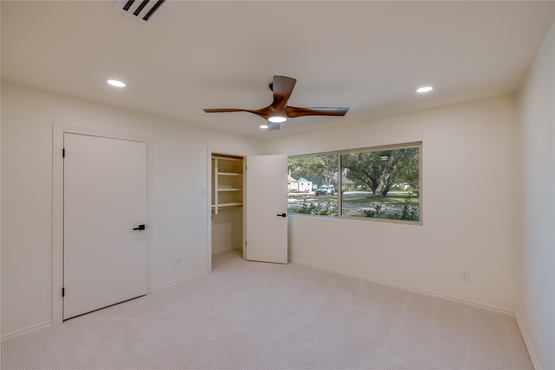 Fort Worth, Texas, 76126, United States, 4 Bedrooms Bedrooms, ,3 BathroomsBathrooms,Residential,For Sale,1971597