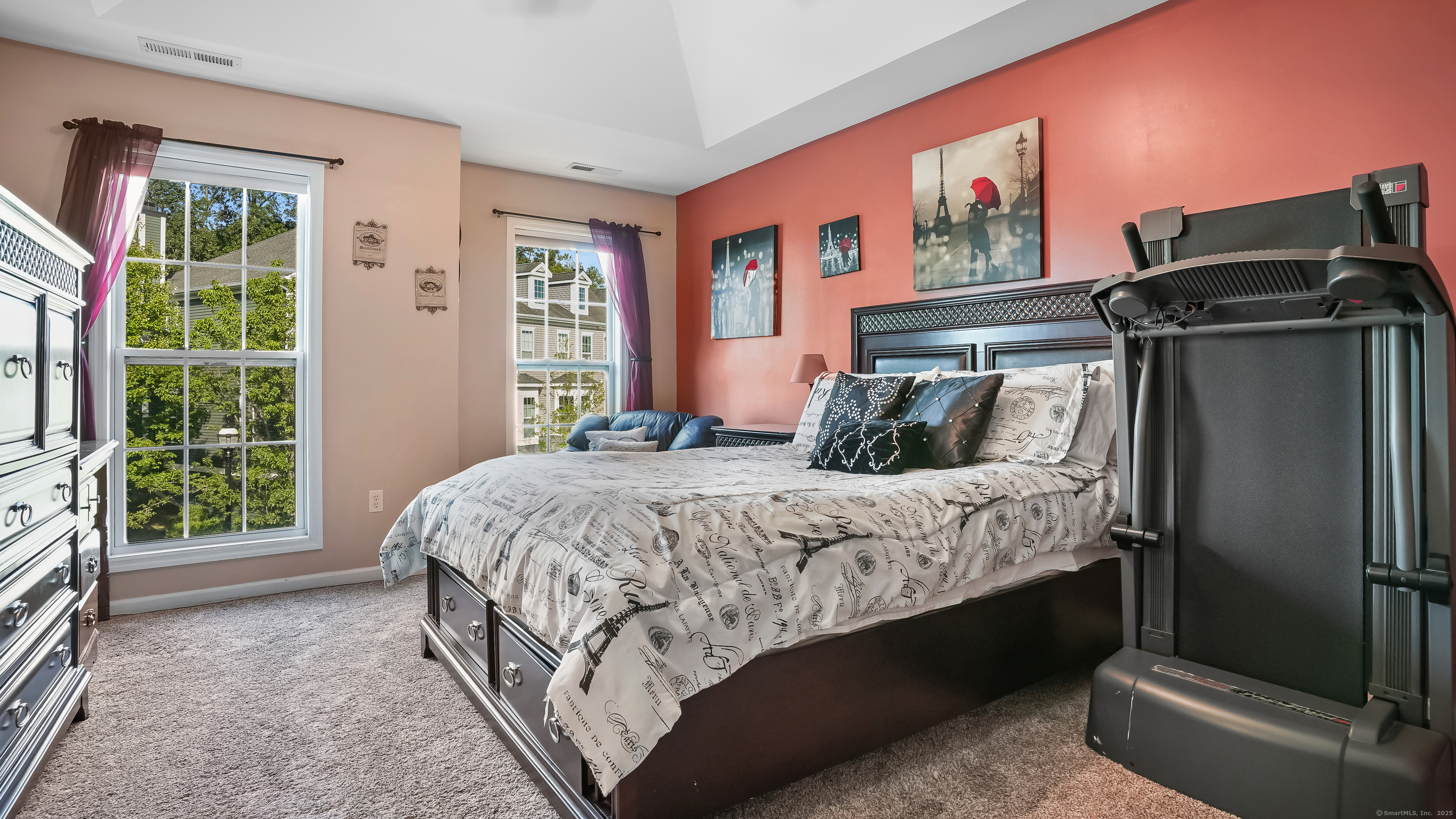 Danbury, Connecticut, 06810, United States, 2 Bedrooms Bedrooms, ,3 BathroomsBathrooms,Residential,For Sale,1925602