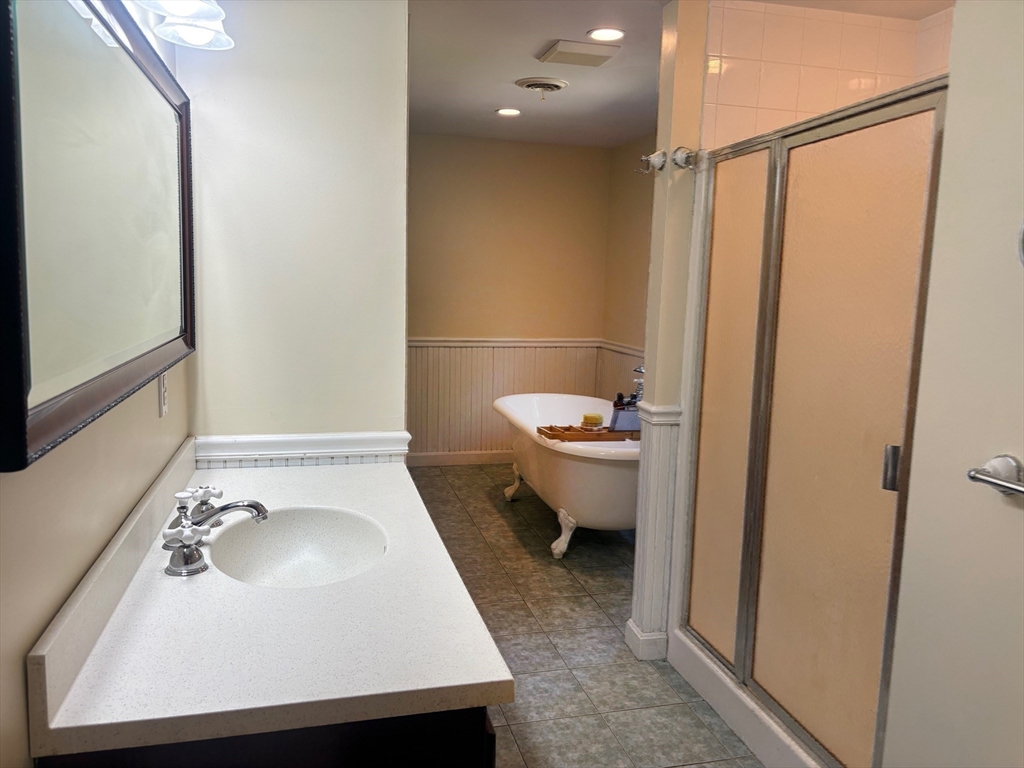 Halifax, Massachusetts, 02338, United States, 4 Bedrooms Bedrooms, ,4 BathroomsBathrooms,Residential,For Sale,1897355