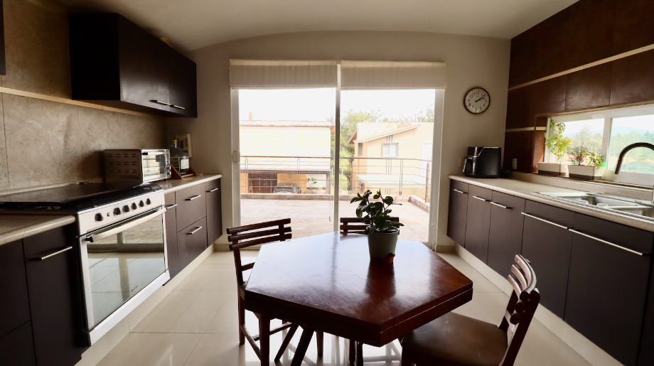 Morelia, Michoacán de Ocampo, 58350, Mexico, 4 Bedrooms Bedrooms, ,4 BathroomsBathrooms,Residential,For Sale,1998426