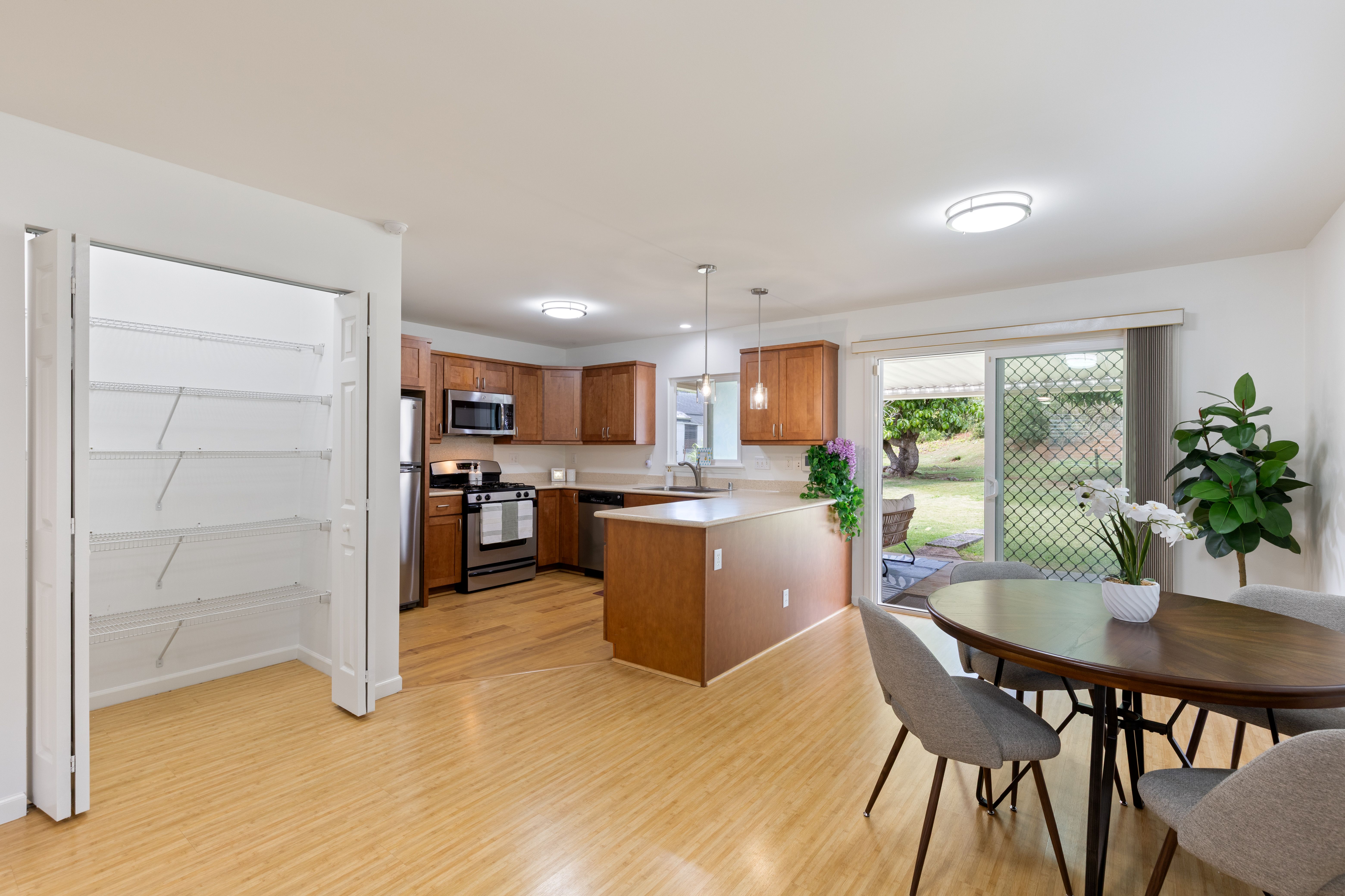 Mililani, Hawaii, 96789, United States, 3 Bedrooms Bedrooms, ,2 BathroomsBathrooms,Residential,For Sale,1978135