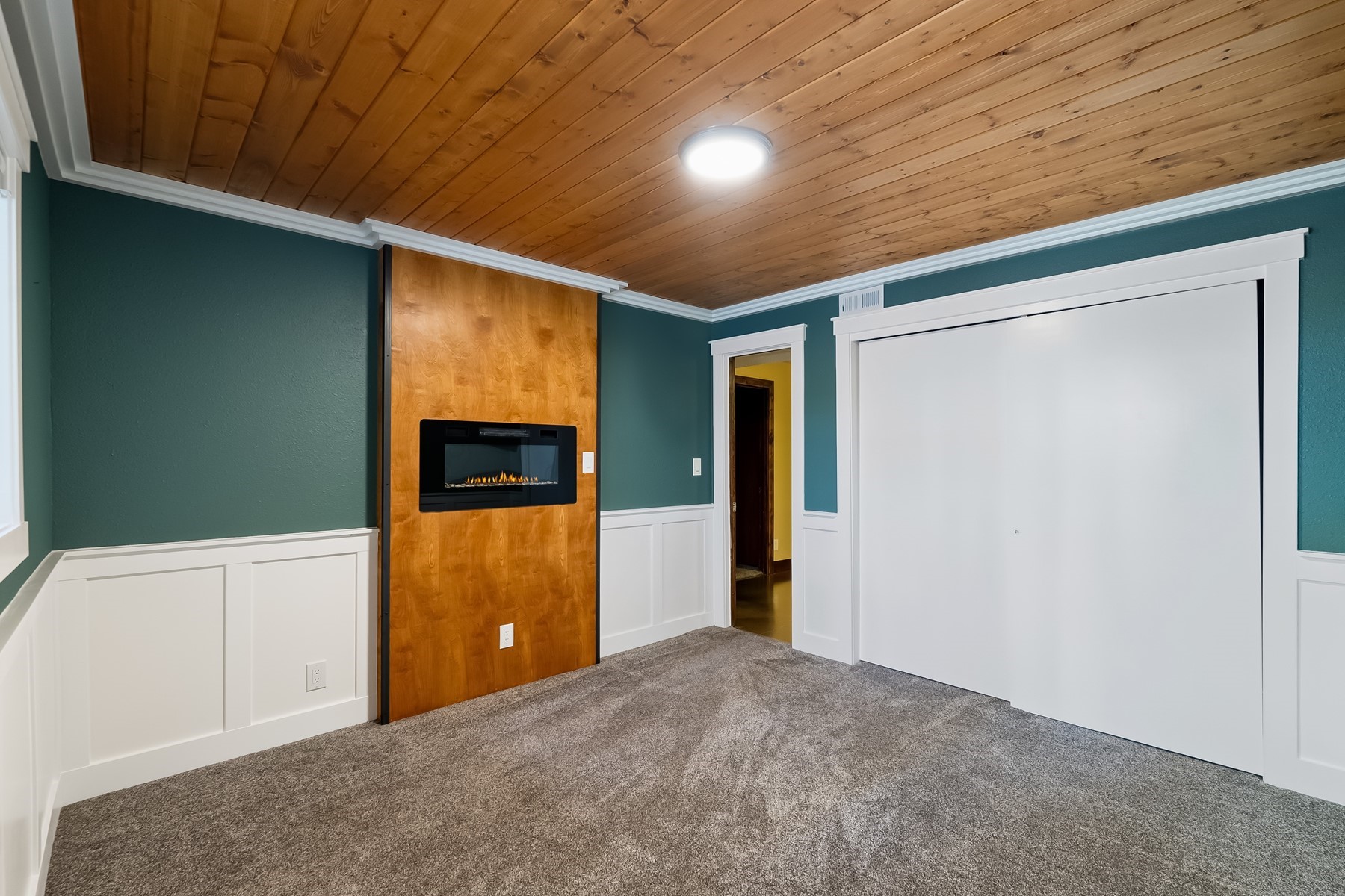  1023 N Crestline Dr - 物件實景