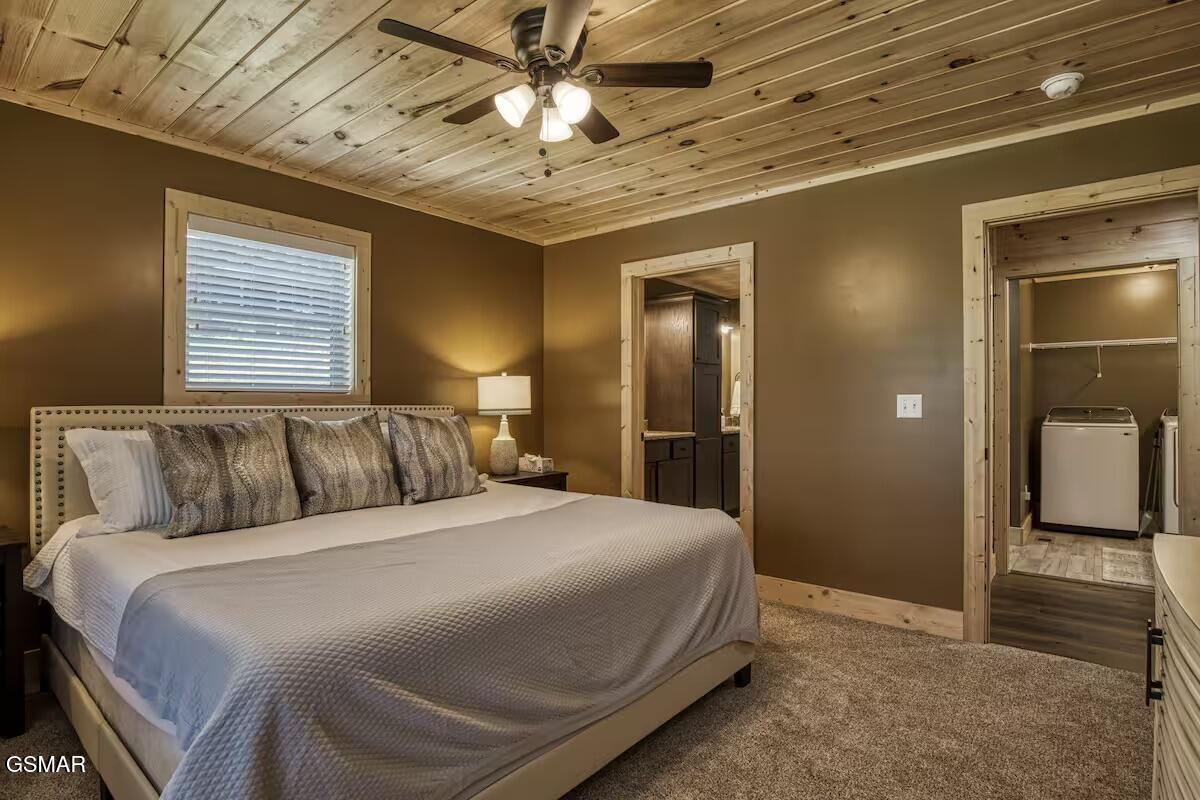 Sevierville, Tennessee, 37862, United States, 3 Bedrooms Bedrooms, ,4 BathroomsBathrooms,Residential,For Sale,1976735