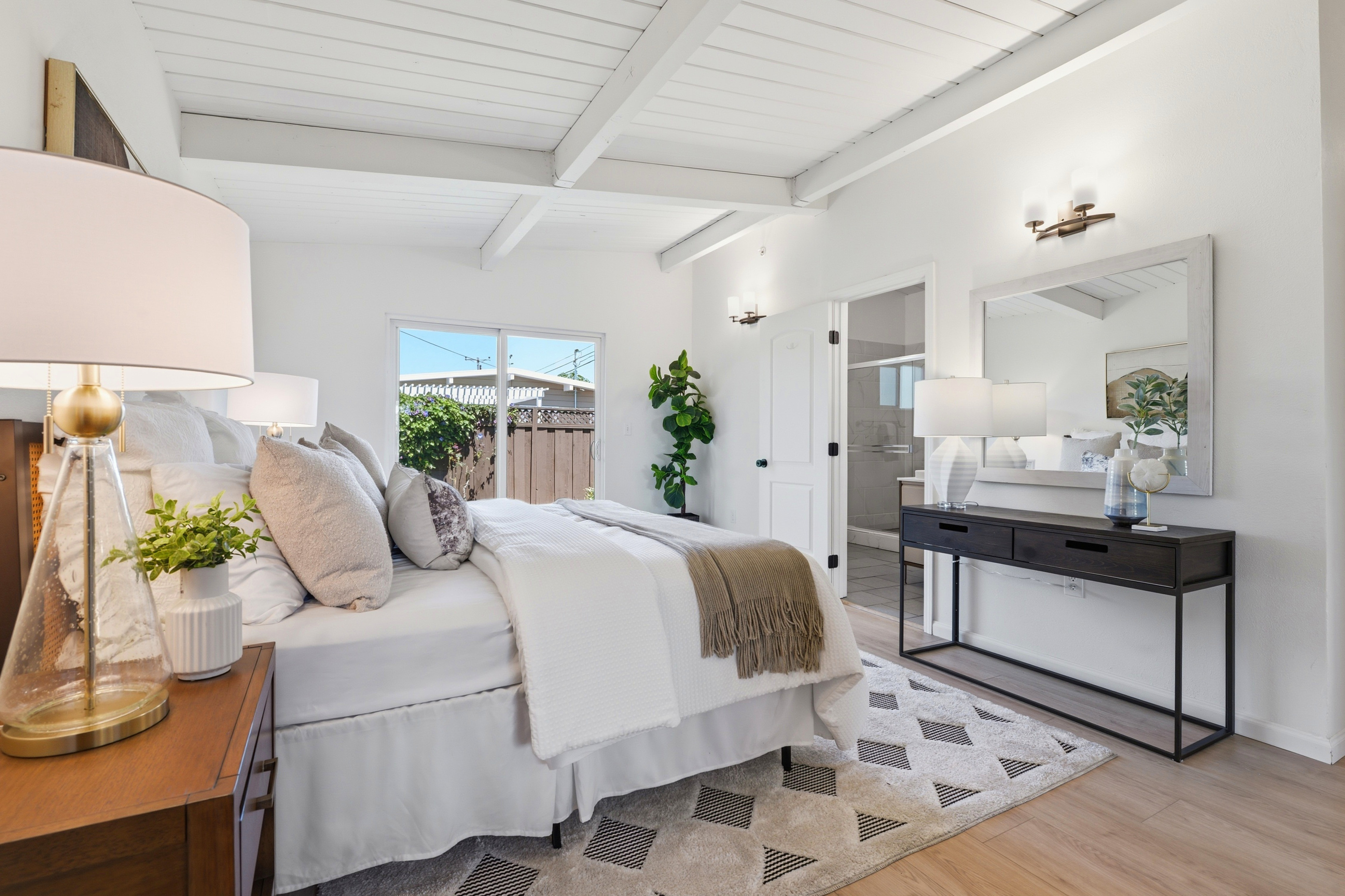  Beautifully Updated Home for an Indoor/Outdoor Lifestyle - 物件實景