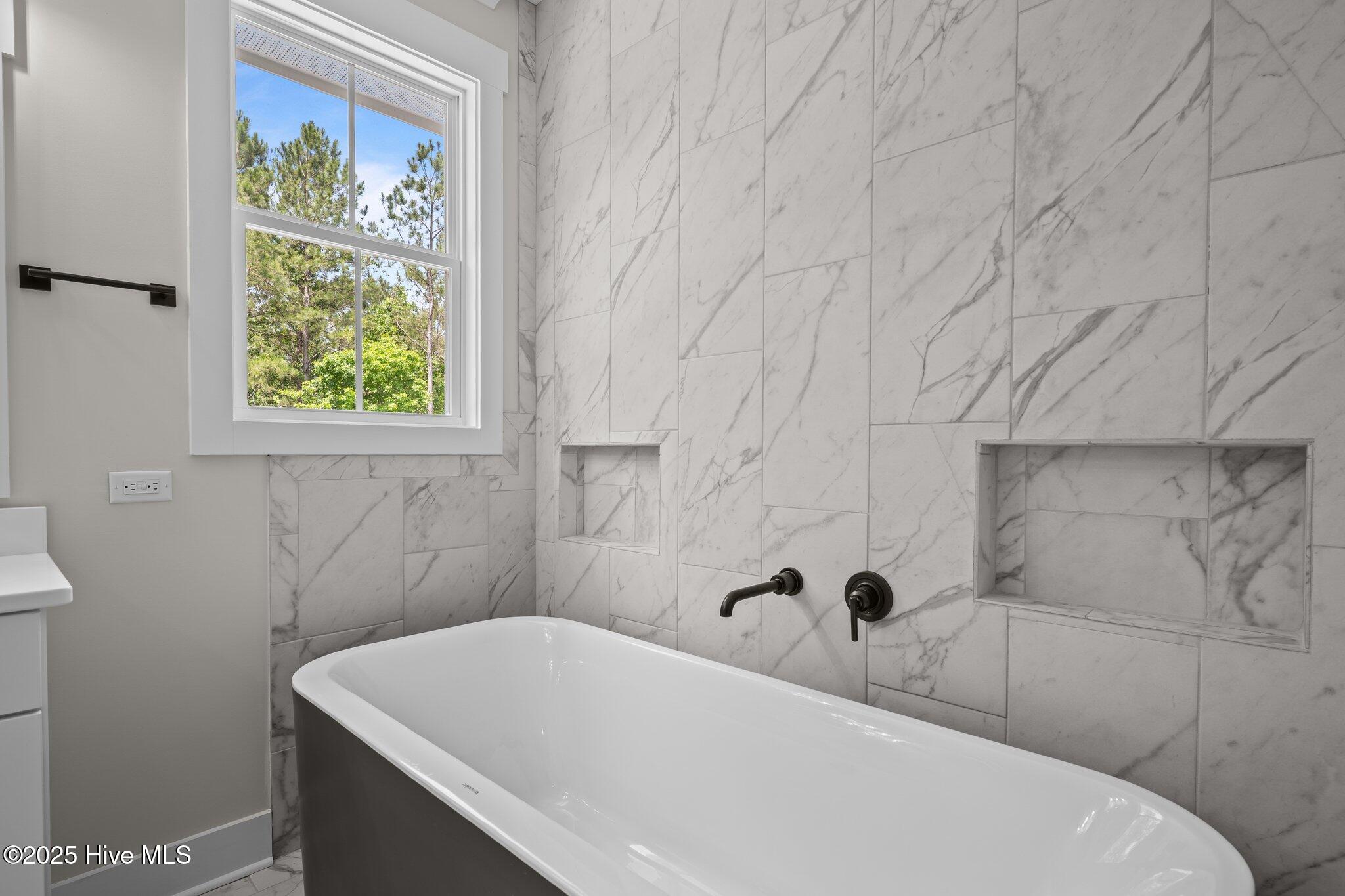 Wilmington, North Carolina, 28411, United States, 4 Bedrooms Bedrooms, ,4 BathroomsBathrooms,Residential,For Sale,1979455