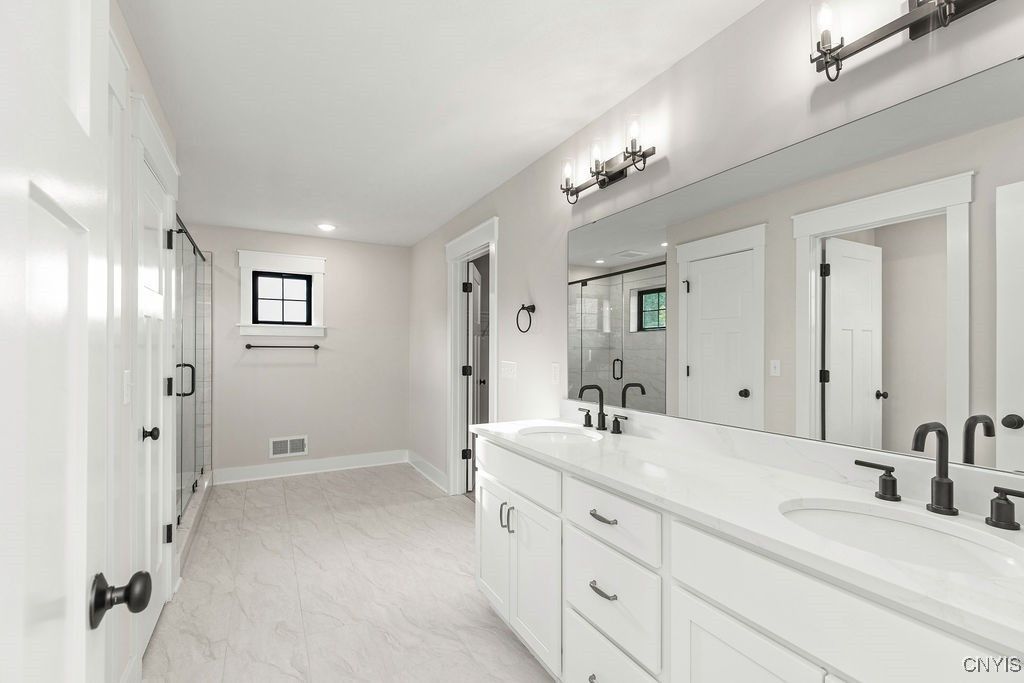 Baldwinsville, New York, 13027, United States, 4 Bedrooms Bedrooms, ,3 BathroomsBathrooms,Residential,For Sale,1991108