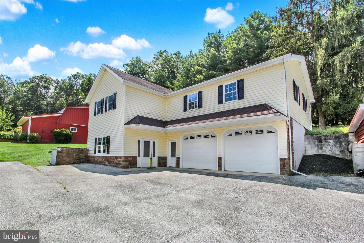 Hanover, Pennsylvania, 17331, United States, 5 Bedrooms Bedrooms, ,4 BathroomsBathrooms,Residential,For Sale,1892834