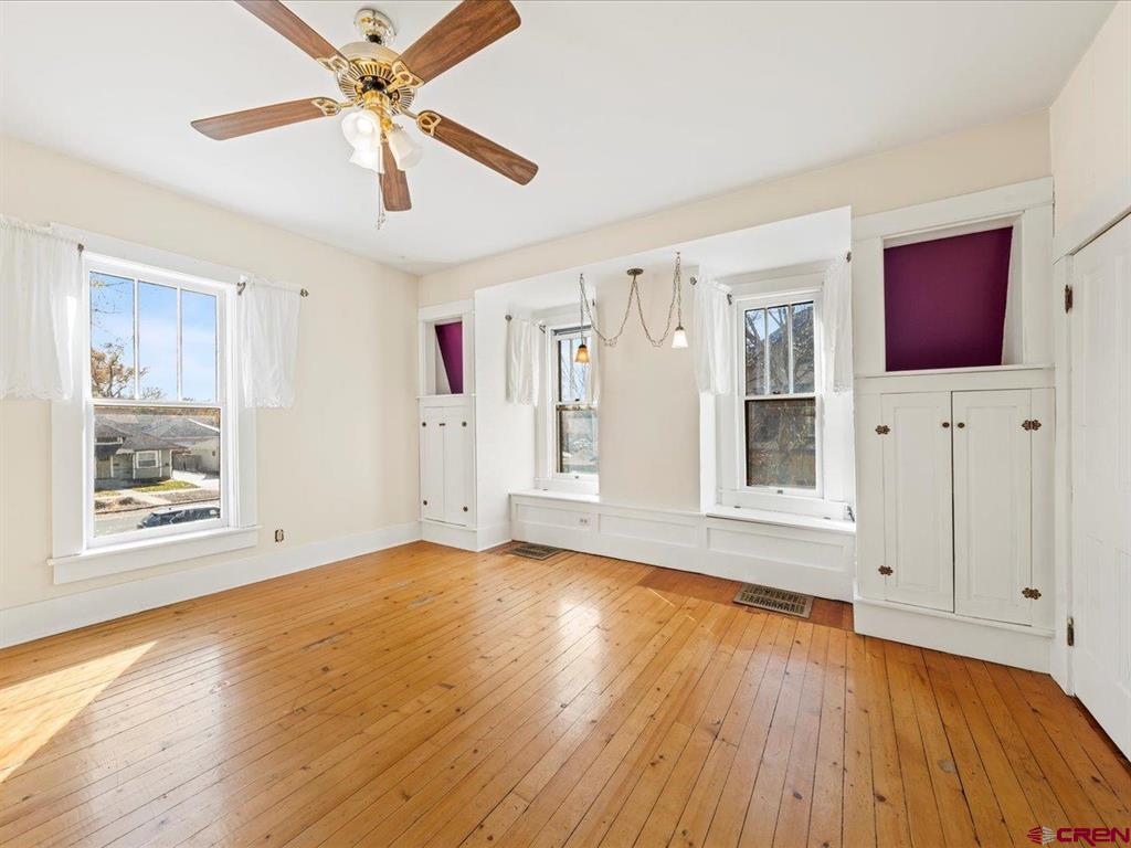 Montrose, Colorado, 81401, United States, 5 Bedrooms Bedrooms, ,1 BathroomBathrooms,Residential,For Sale,1994481