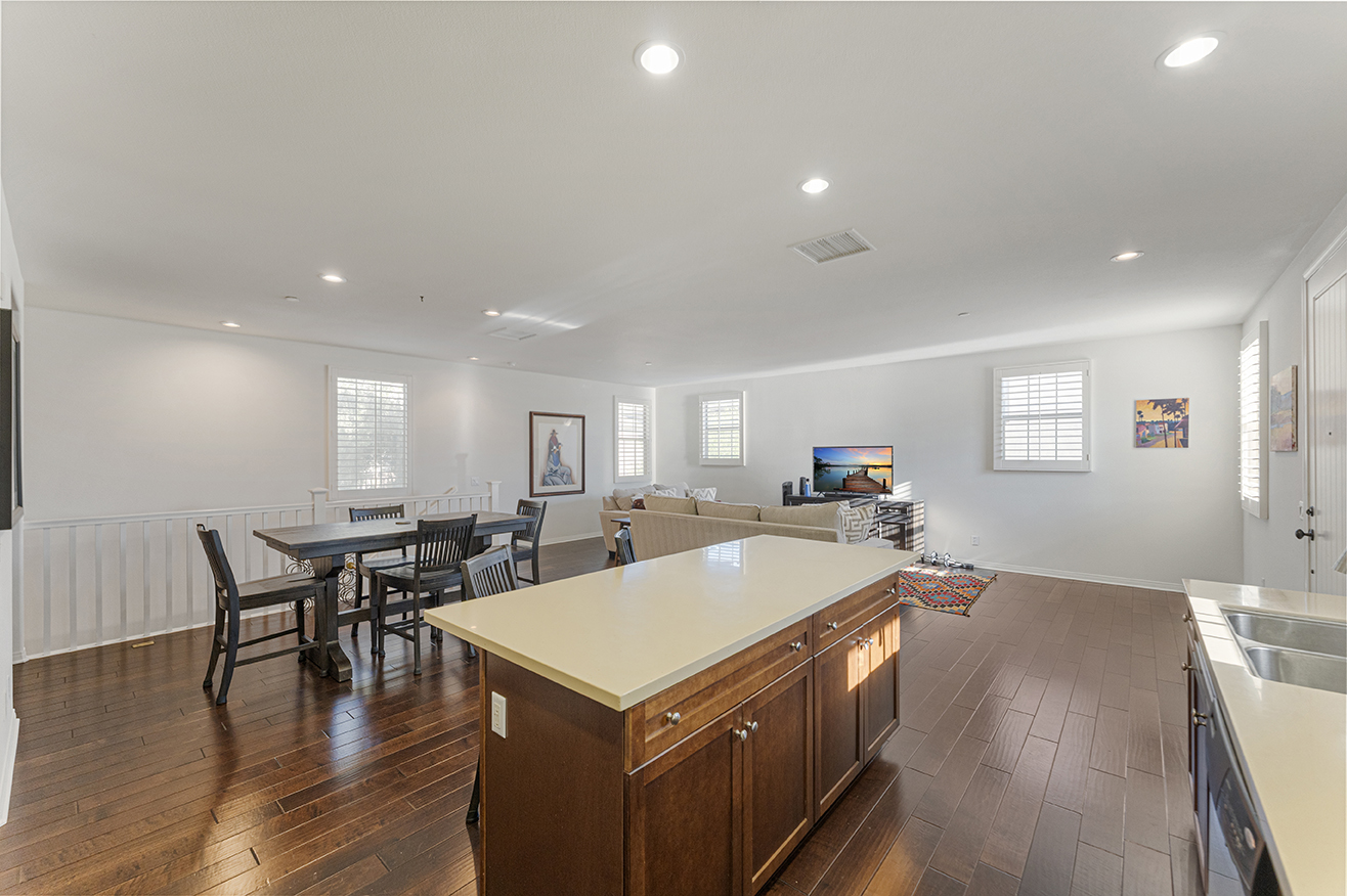 Ontario, California, 91761, United States, 2 Bedrooms Bedrooms, ,2 BathroomsBathrooms,Residential,For Sale,1928466