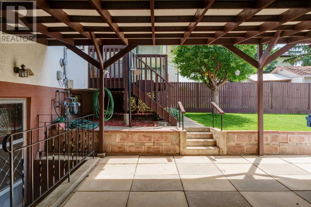 CALGARY, Alberta, T3E 2S7, CA, 3 Bedrooms Bedrooms, ,2 BathroomsBathrooms,Residential,For Sale,1896041
