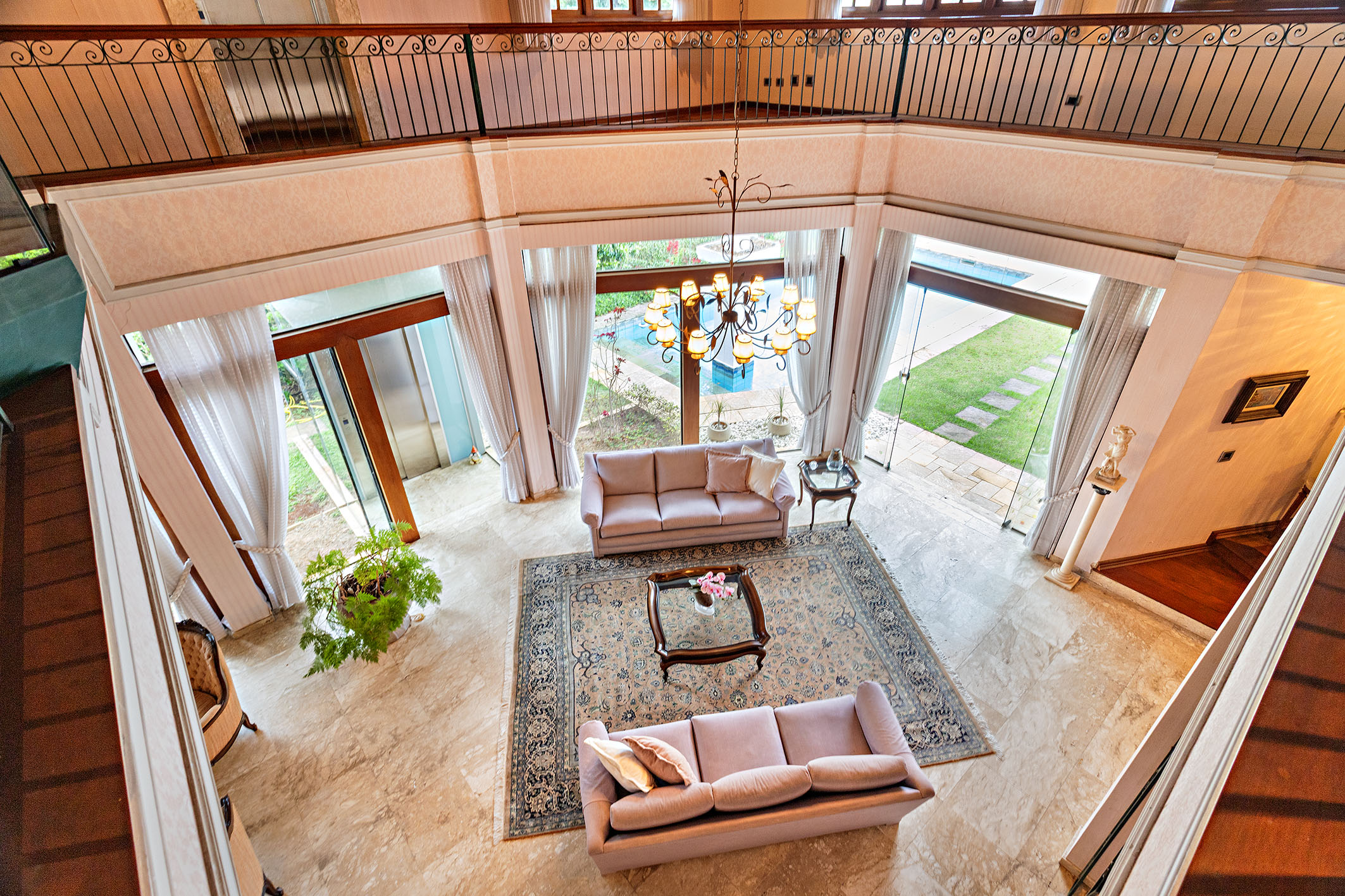  Neoclassical house in gated community with pool and elevator - 物件實景