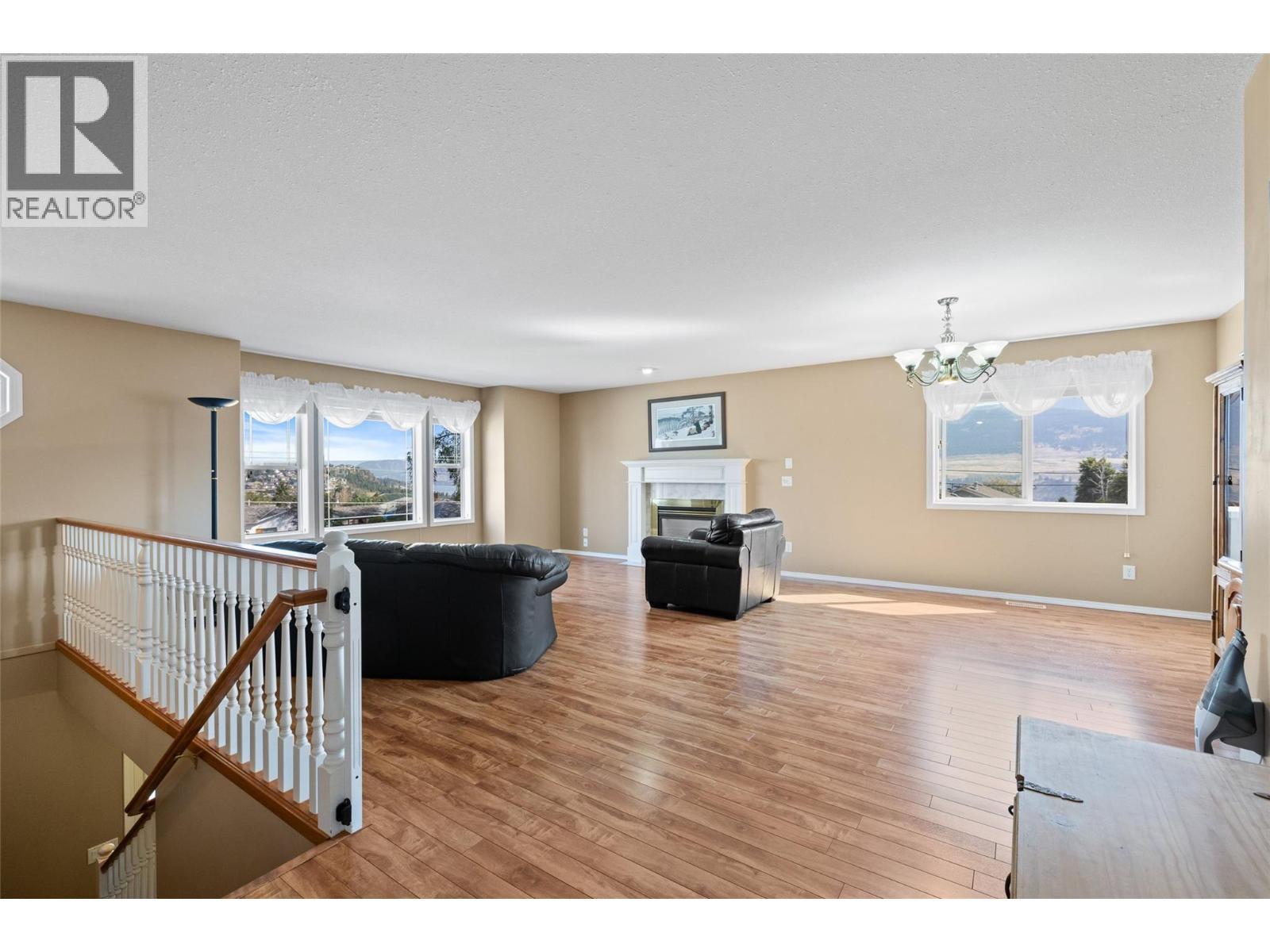 LAKE COUNTRY, British Columbia, V4V 1J1, CA, 5 Bedrooms Bedrooms, ,3 BathroomsBathrooms,Residential,For Sale,1950737