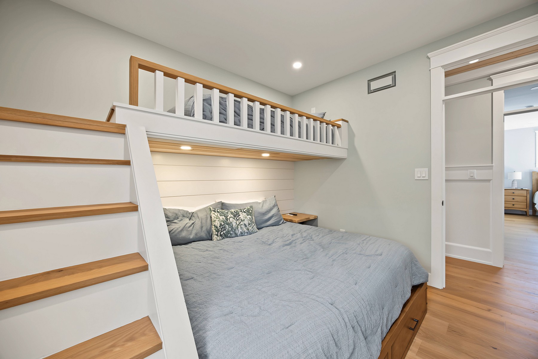  2904 Wesley Avenue Unit 1 - 物件實景