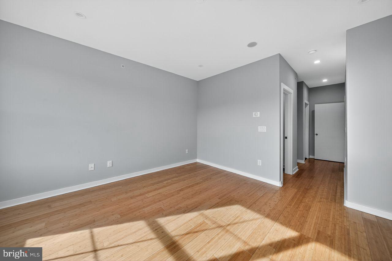 Philadelphia, Pennsylvania, 19146, United States, 4 Bedrooms Bedrooms, ,3 BathroomsBathrooms,Residential,For Sale,1960964
