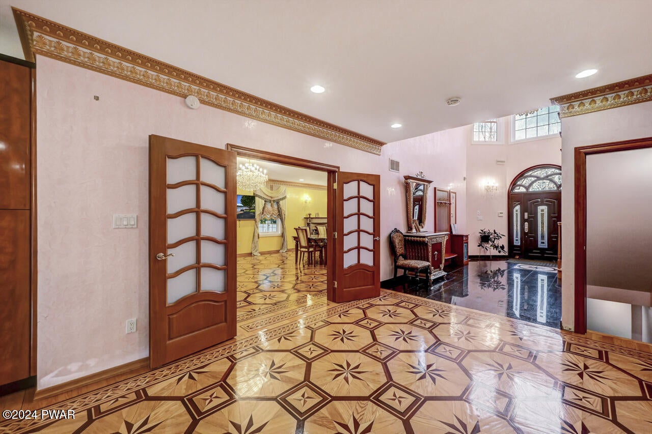 Albrightsville, Pennsylvania, 18210, United States, 4 Bedrooms Bedrooms, ,5 BathroomsBathrooms,Residential,For Sale,1982857