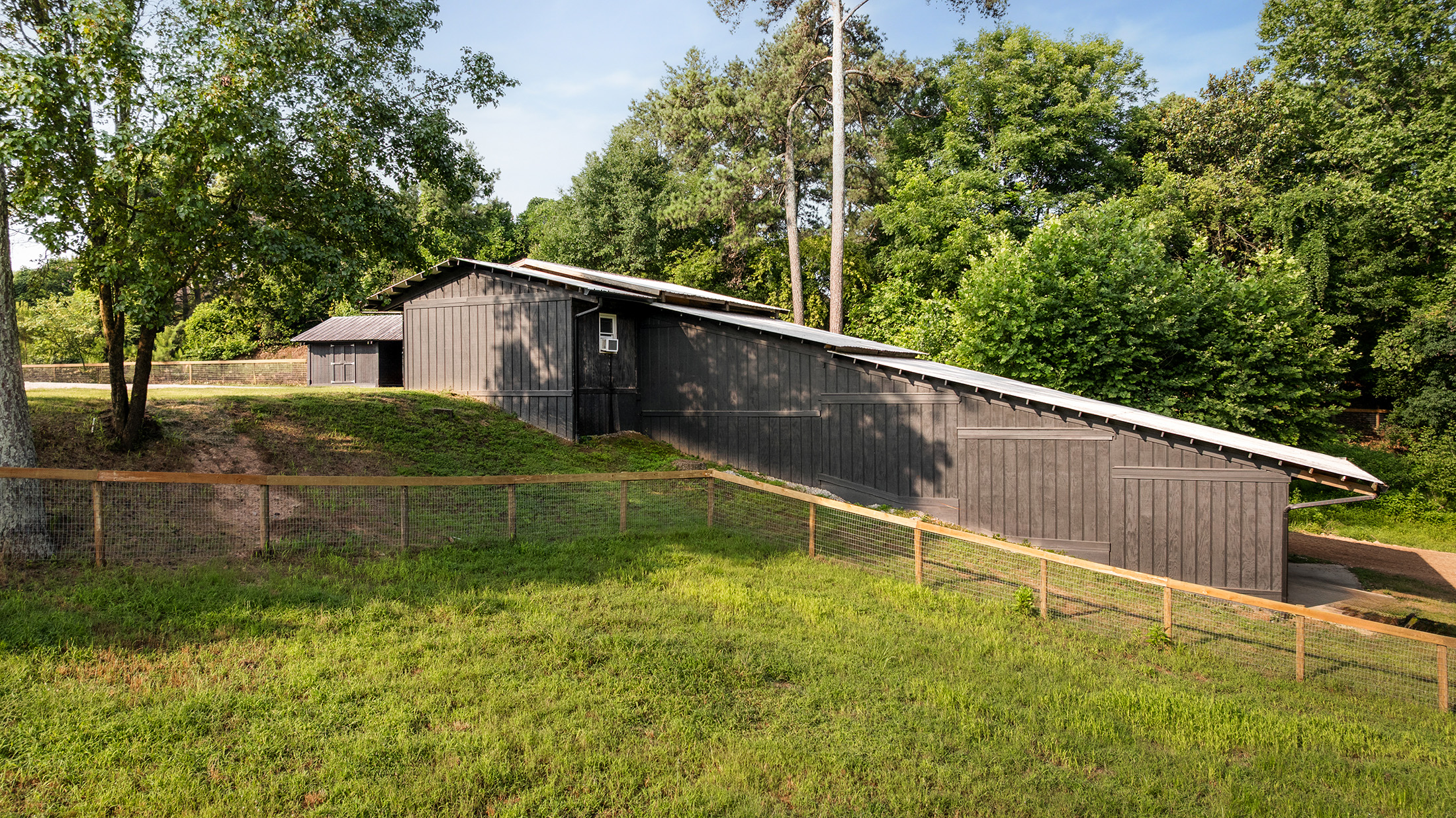  Rare Equestrian Facility with Prestigious Address - 物件實景