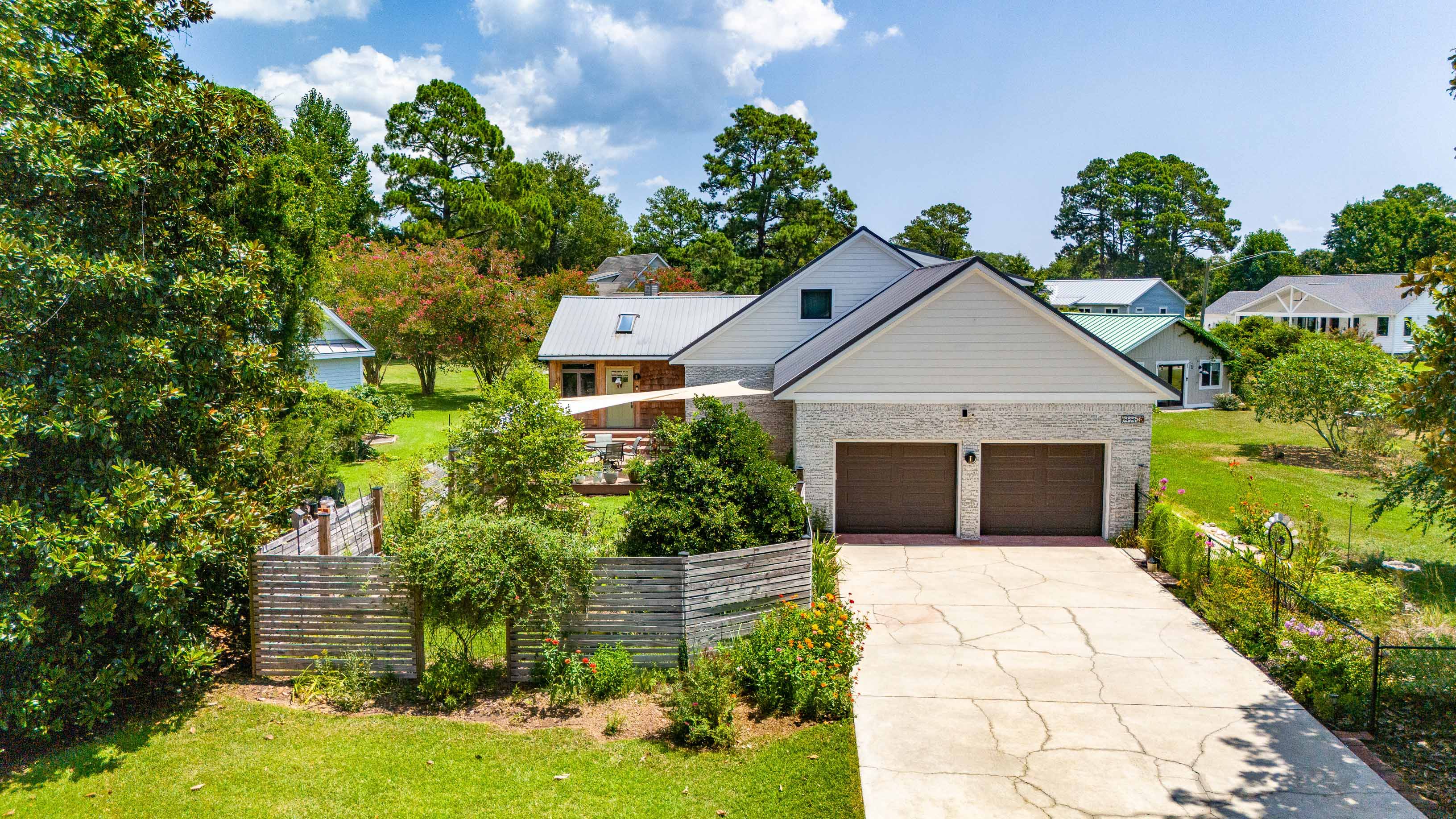 Oriental, North Carolina, 28571, United States, 3 Bedrooms Bedrooms, ,3 BathroomsBathrooms,Residential,For Sale,1979716