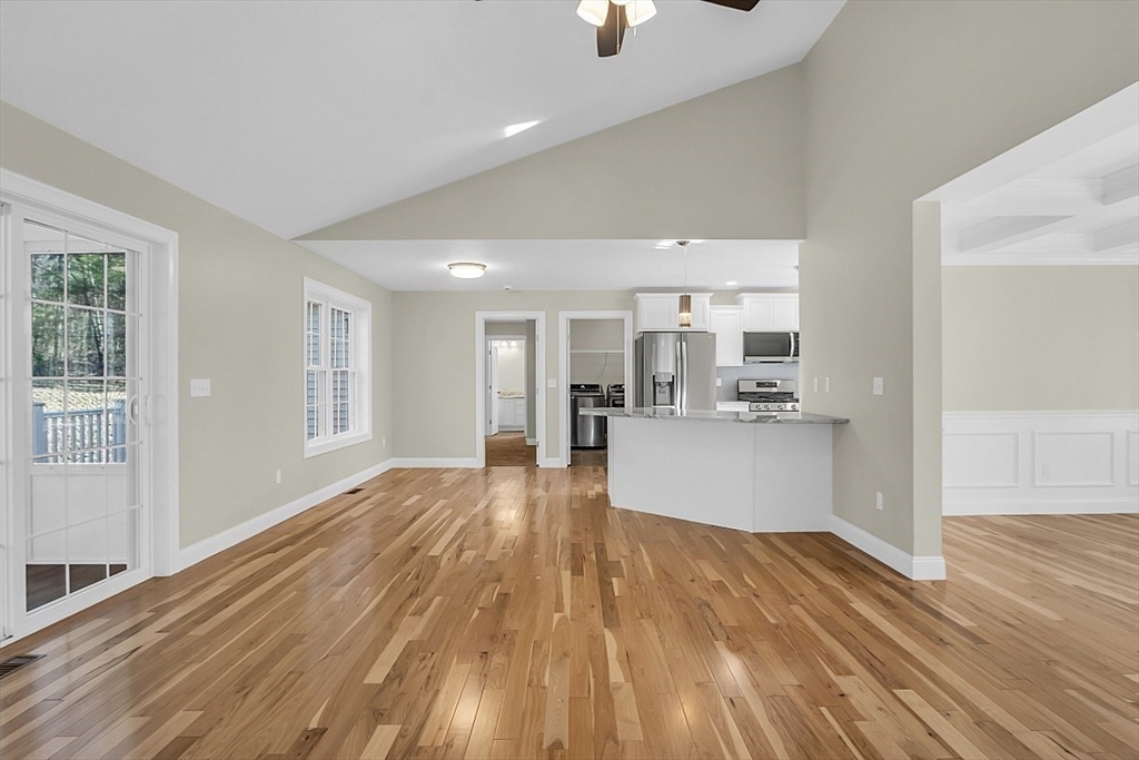 Leominster, Massachusetts, 01453, United States, 3 Bedrooms Bedrooms, ,2 BathroomsBathrooms,Residential,For Sale,1826440
